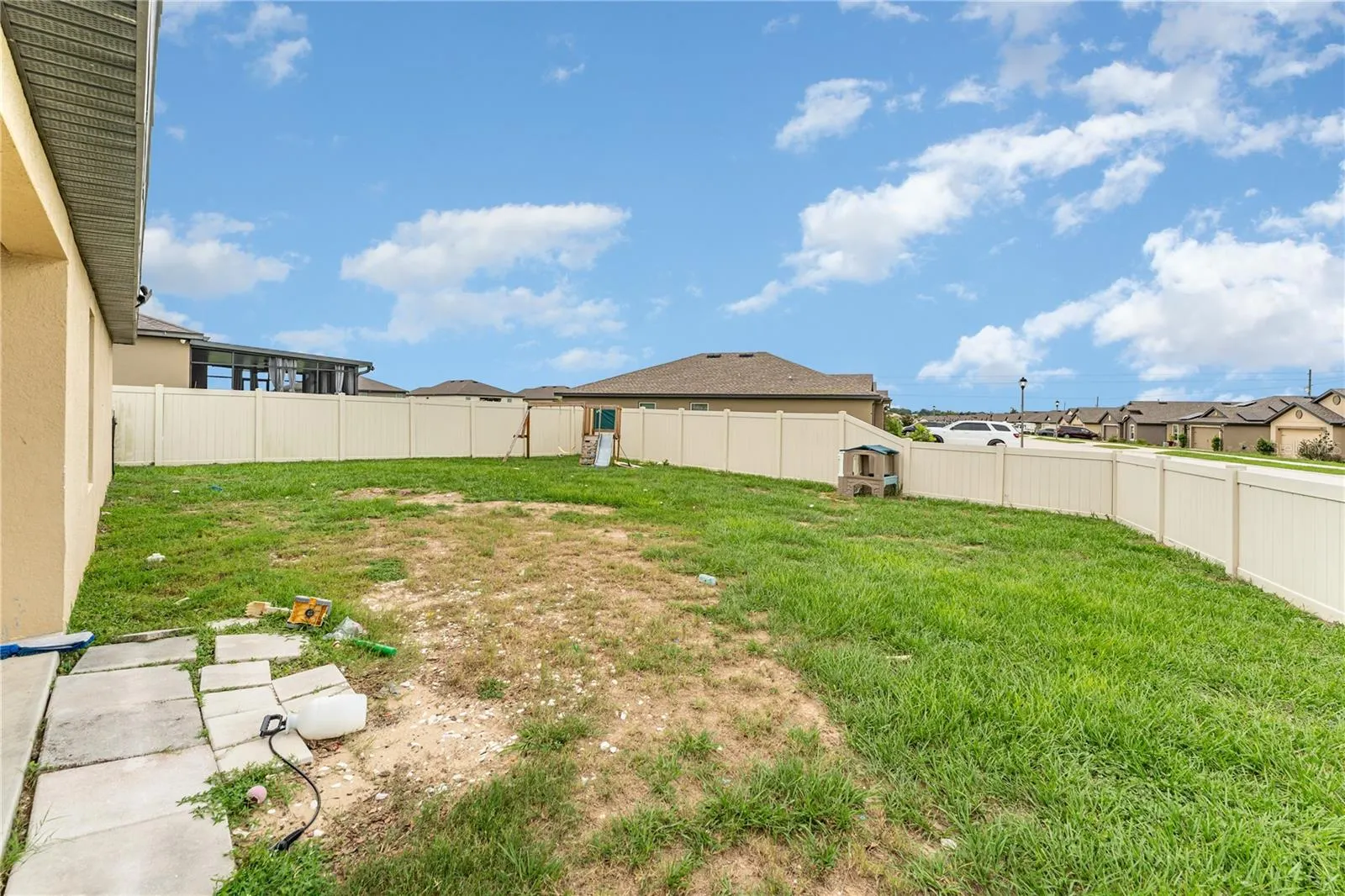 1372 SWAN LAKE CIR