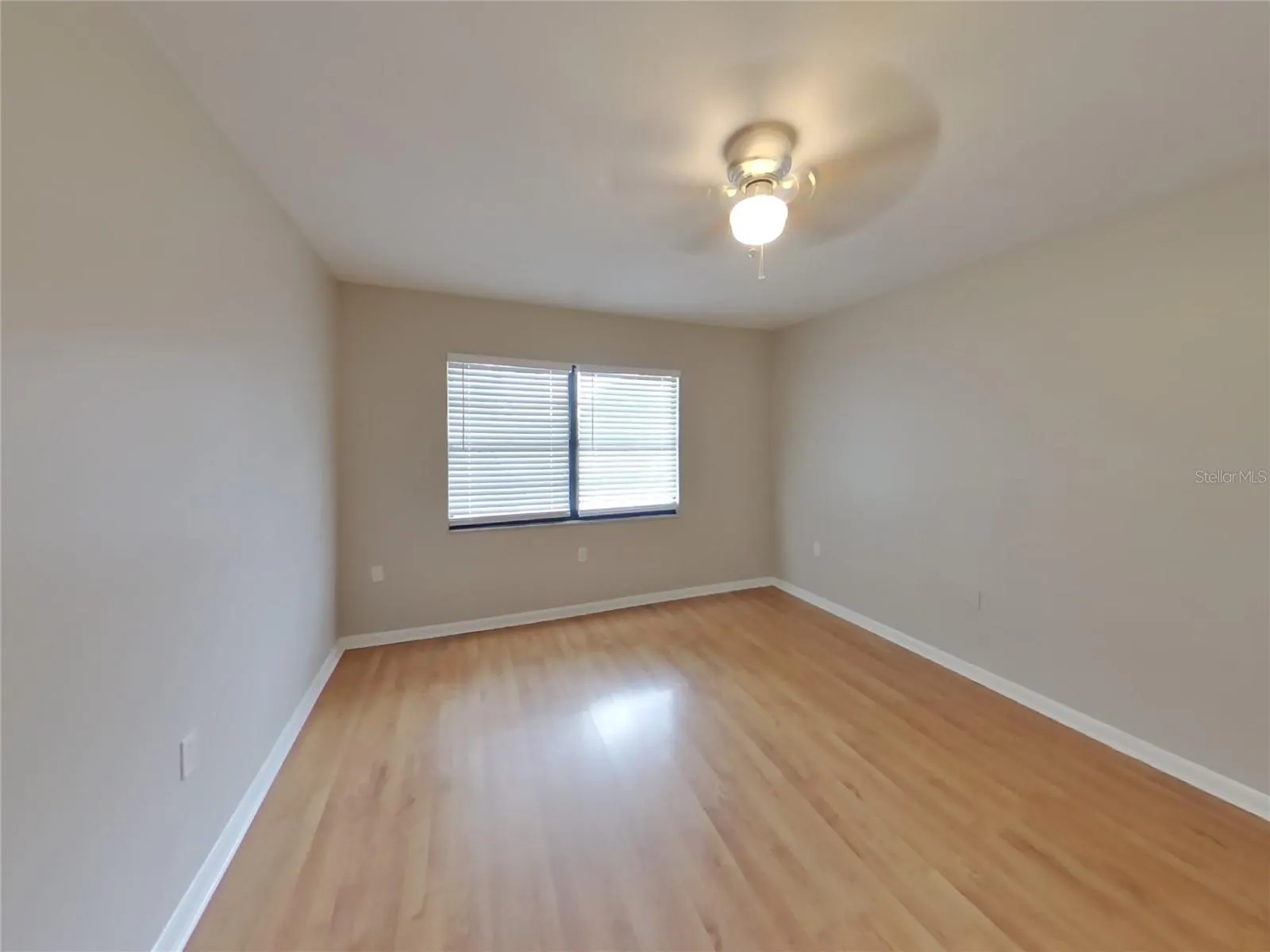 1010 ROCHELLE LN