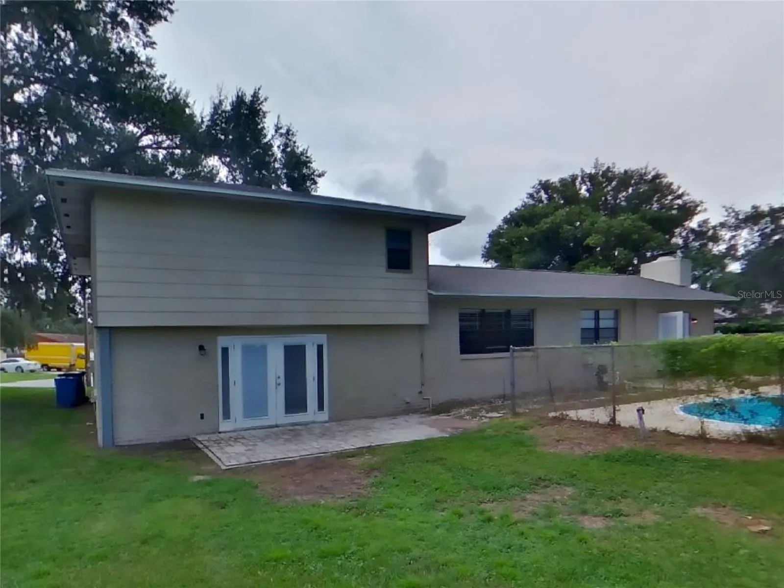 1010 ROCHELLE LN