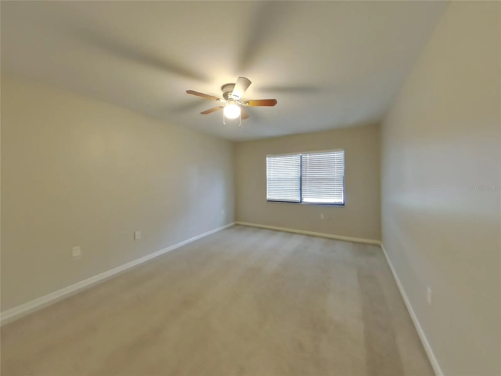 1010 ROCHELLE LN
