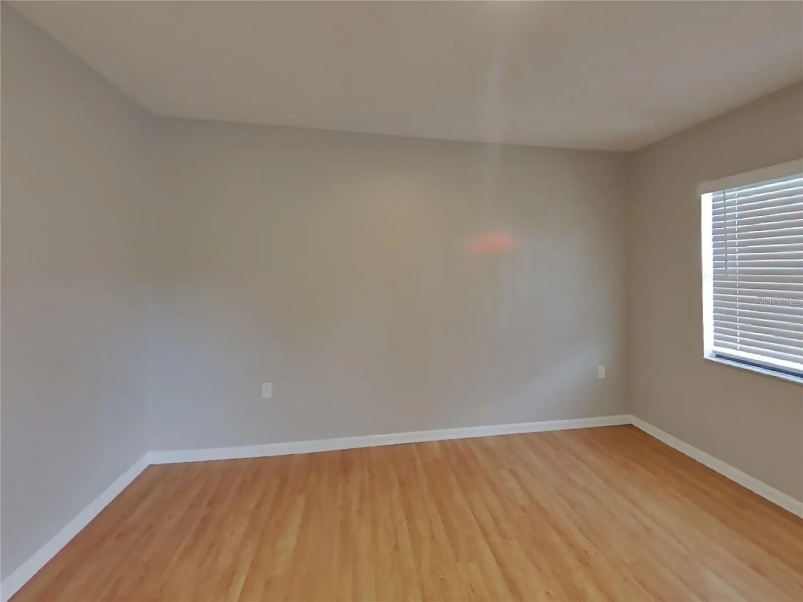 1010 ROCHELLE LN