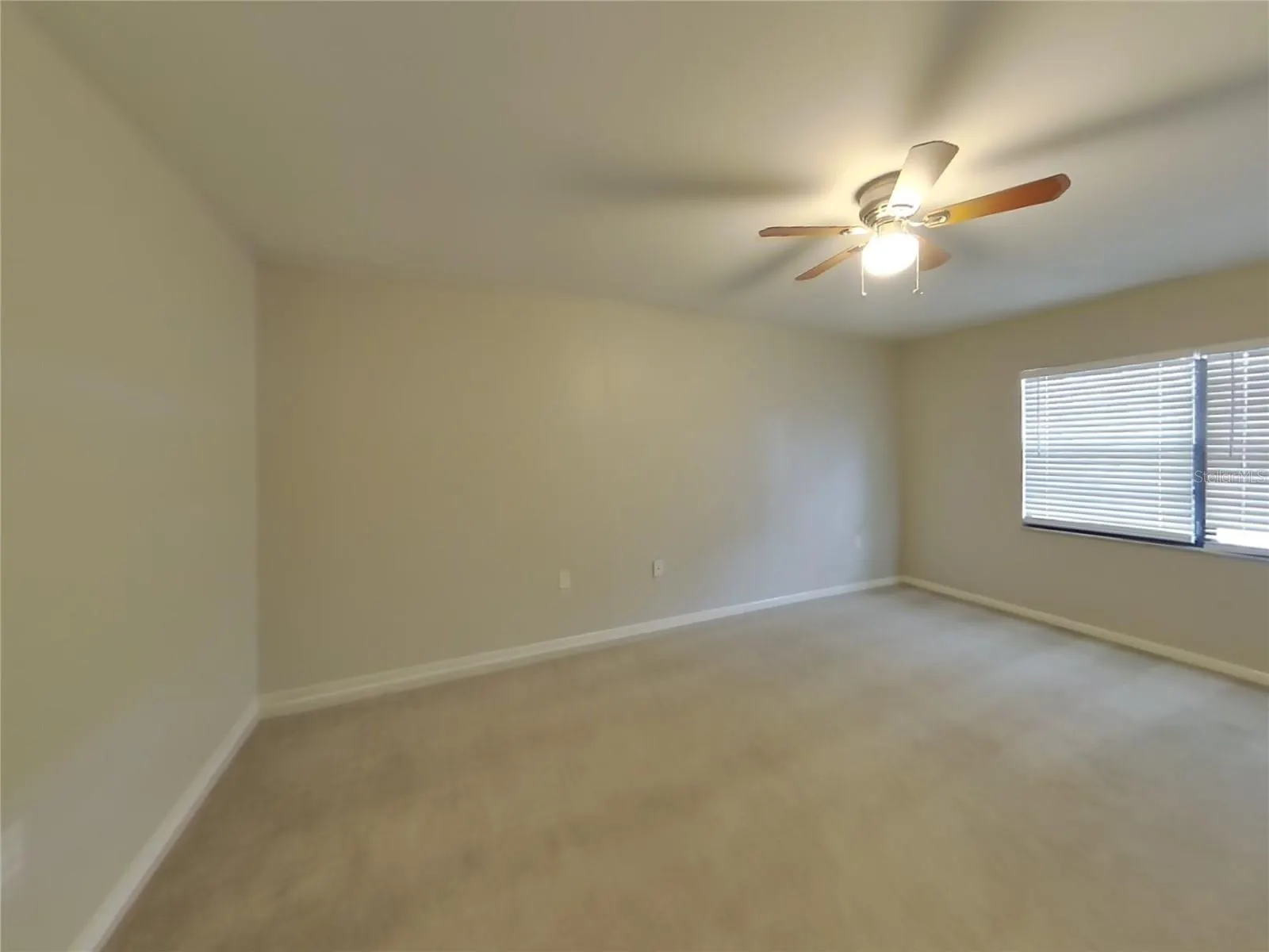 1010 ROCHELLE LN