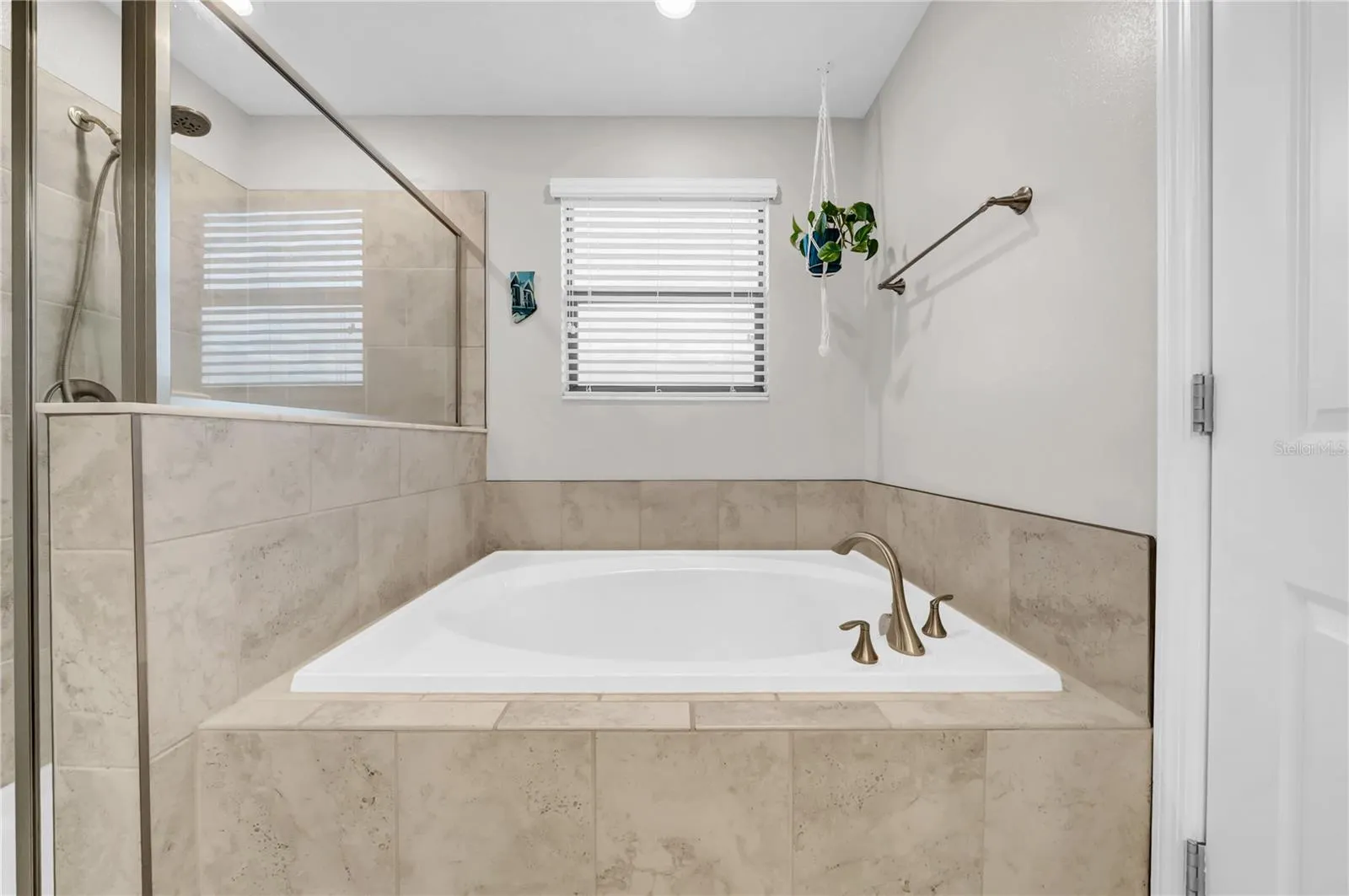 10031 SAGE CREEK DR
