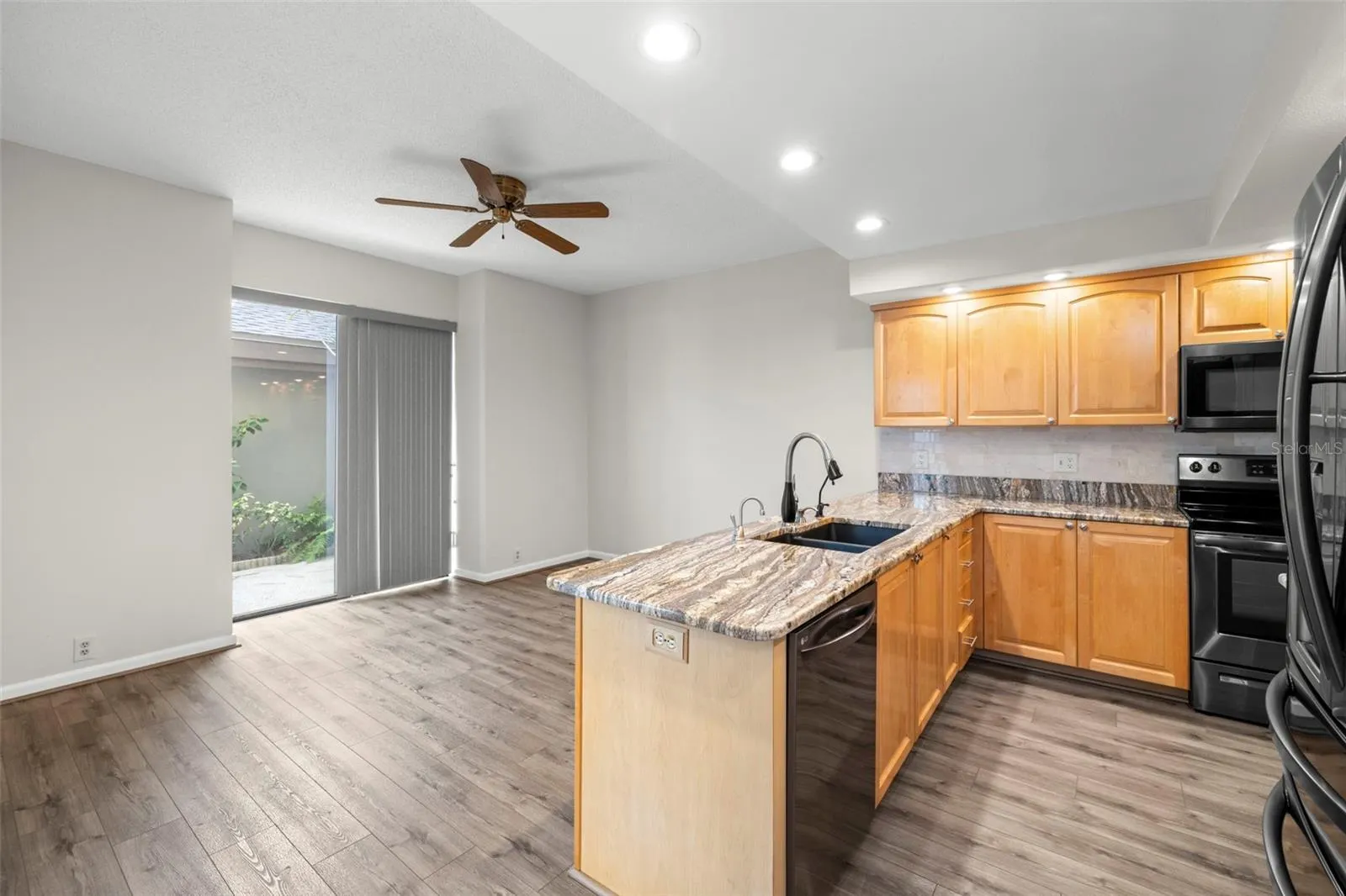 3050 LANDMARK BLVD #1002, #1002