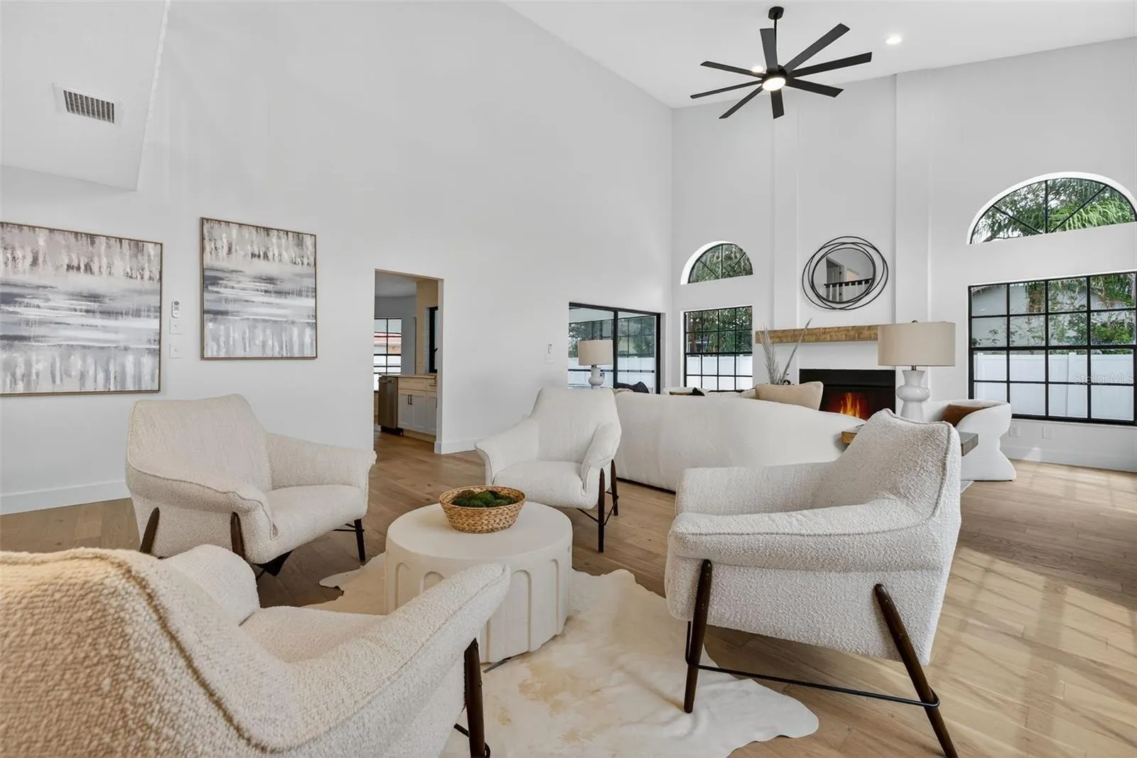 3956 BELMOOR DR