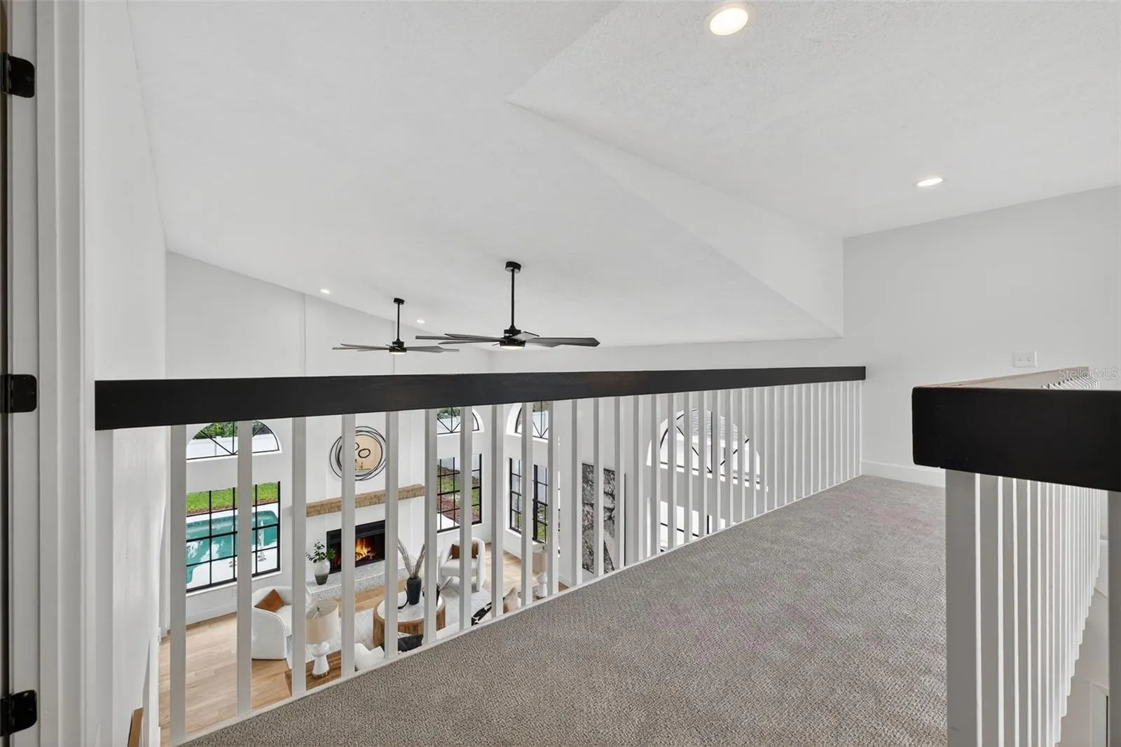 3956 BELMOOR DR