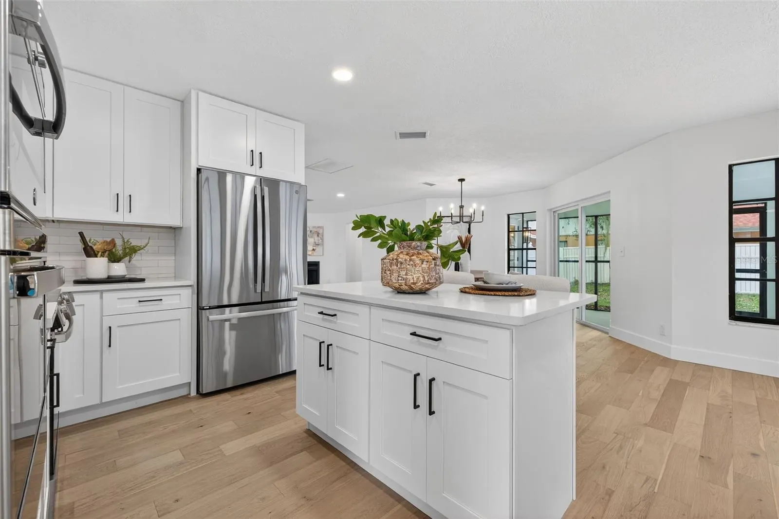 3956 BELMOOR DR