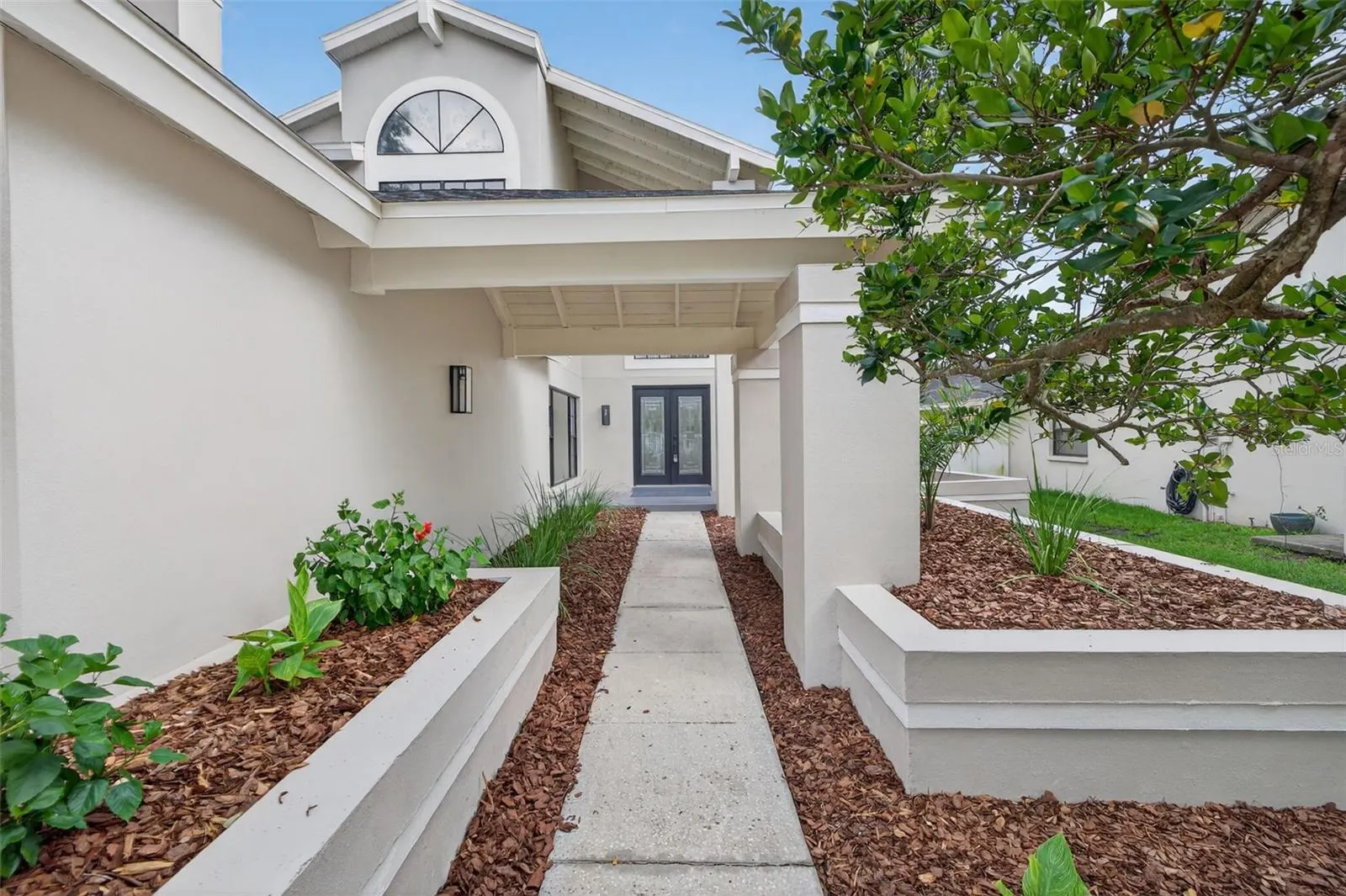 3956 BELMOOR DR