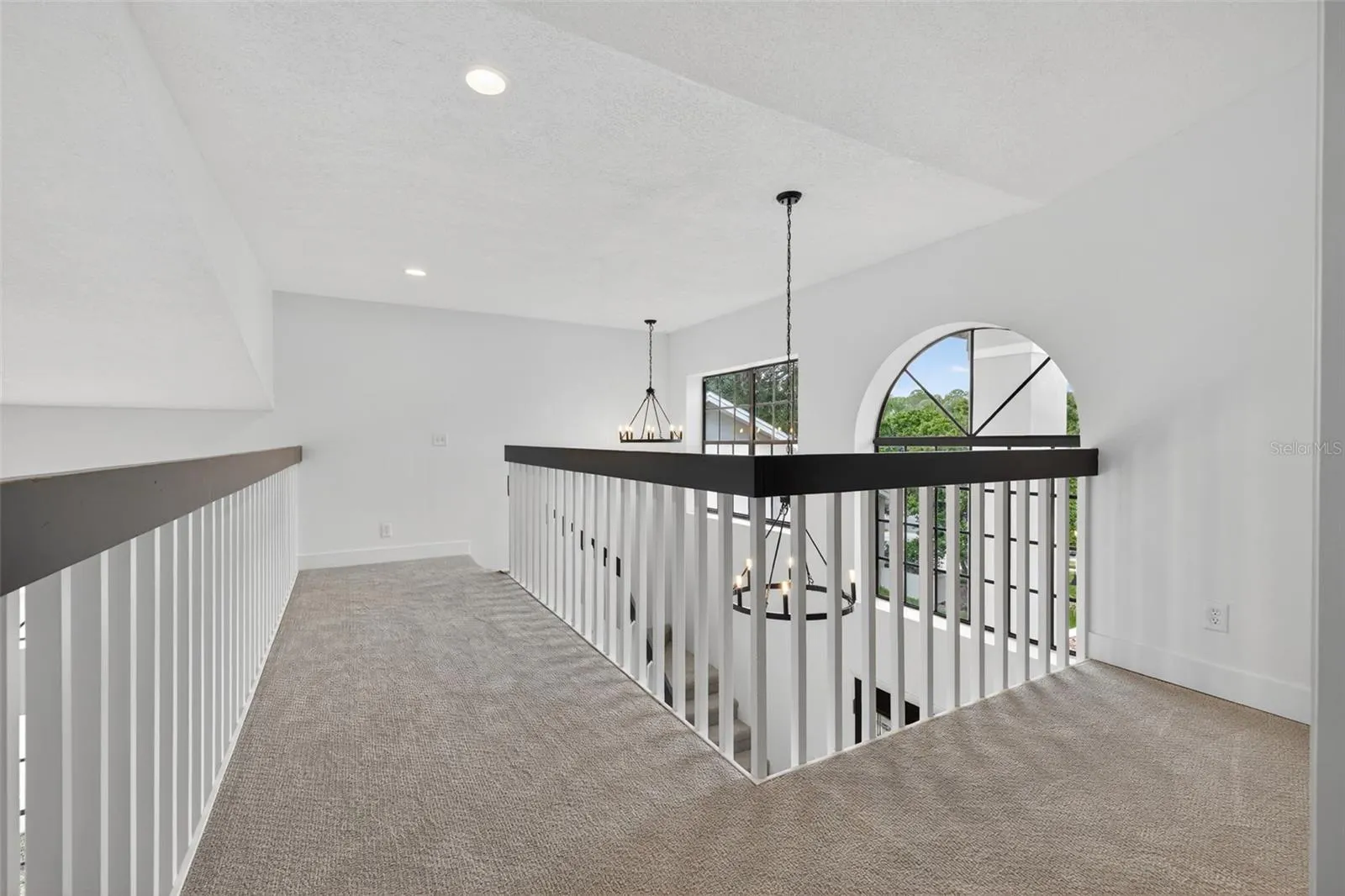 3956 BELMOOR DR