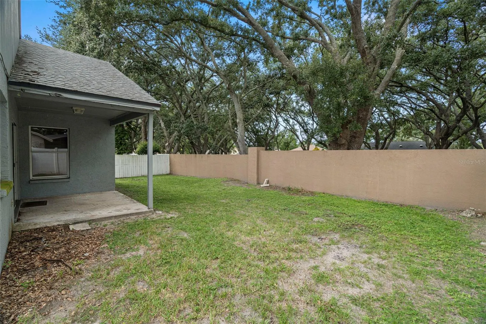 3261 MONTROSE CIR