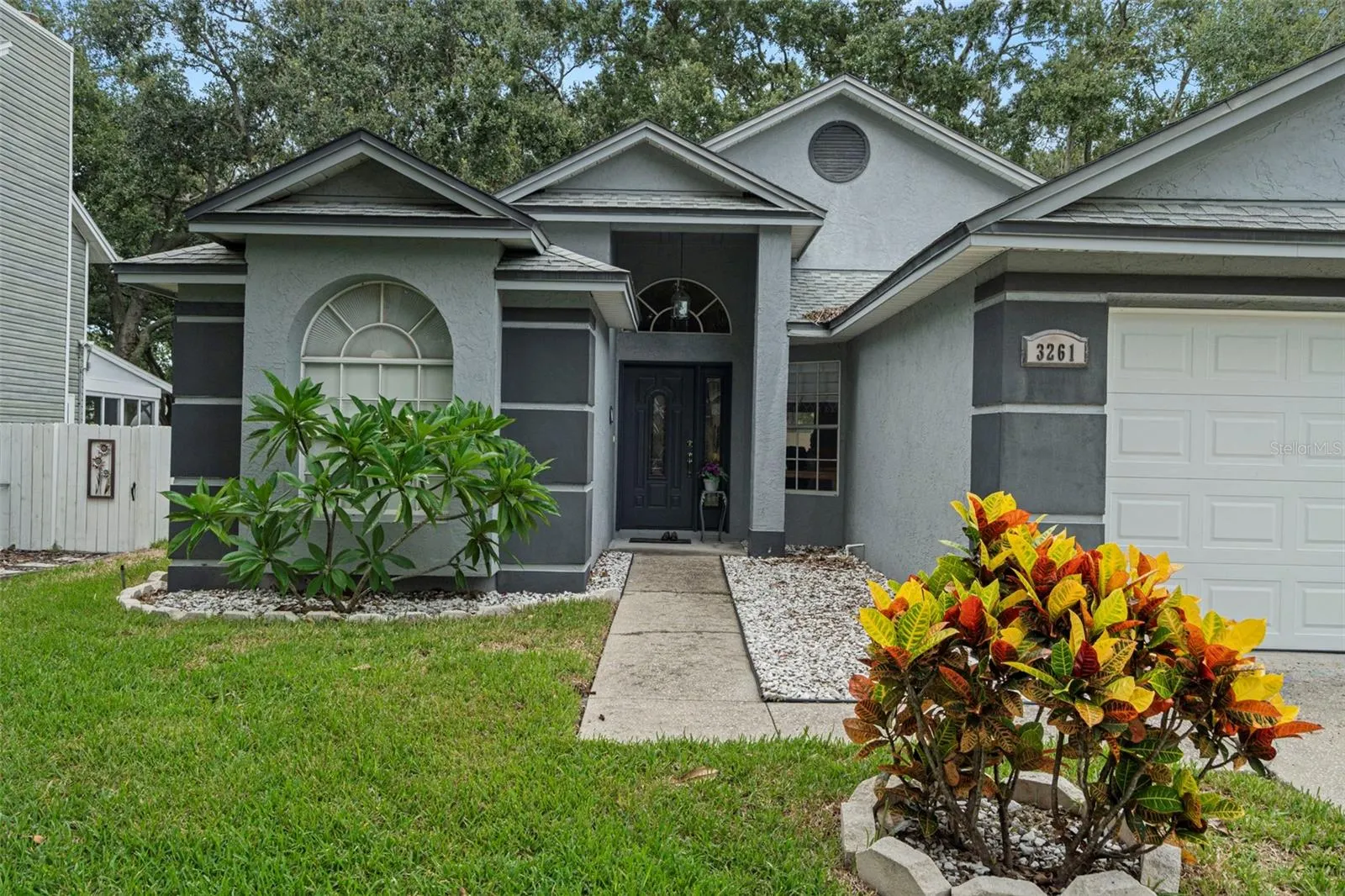 3261 MONTROSE CIR