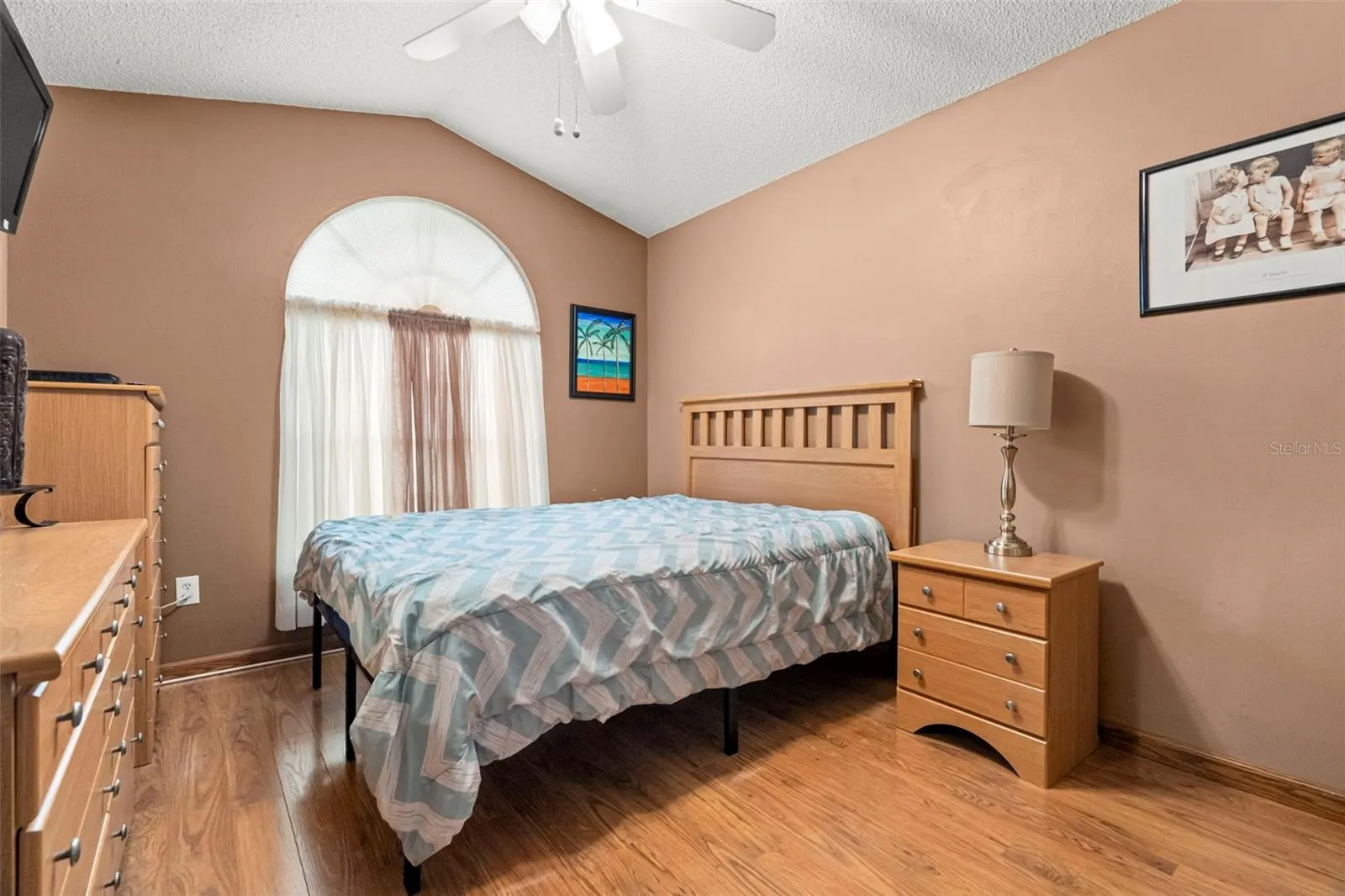 3261 MONTROSE CIR