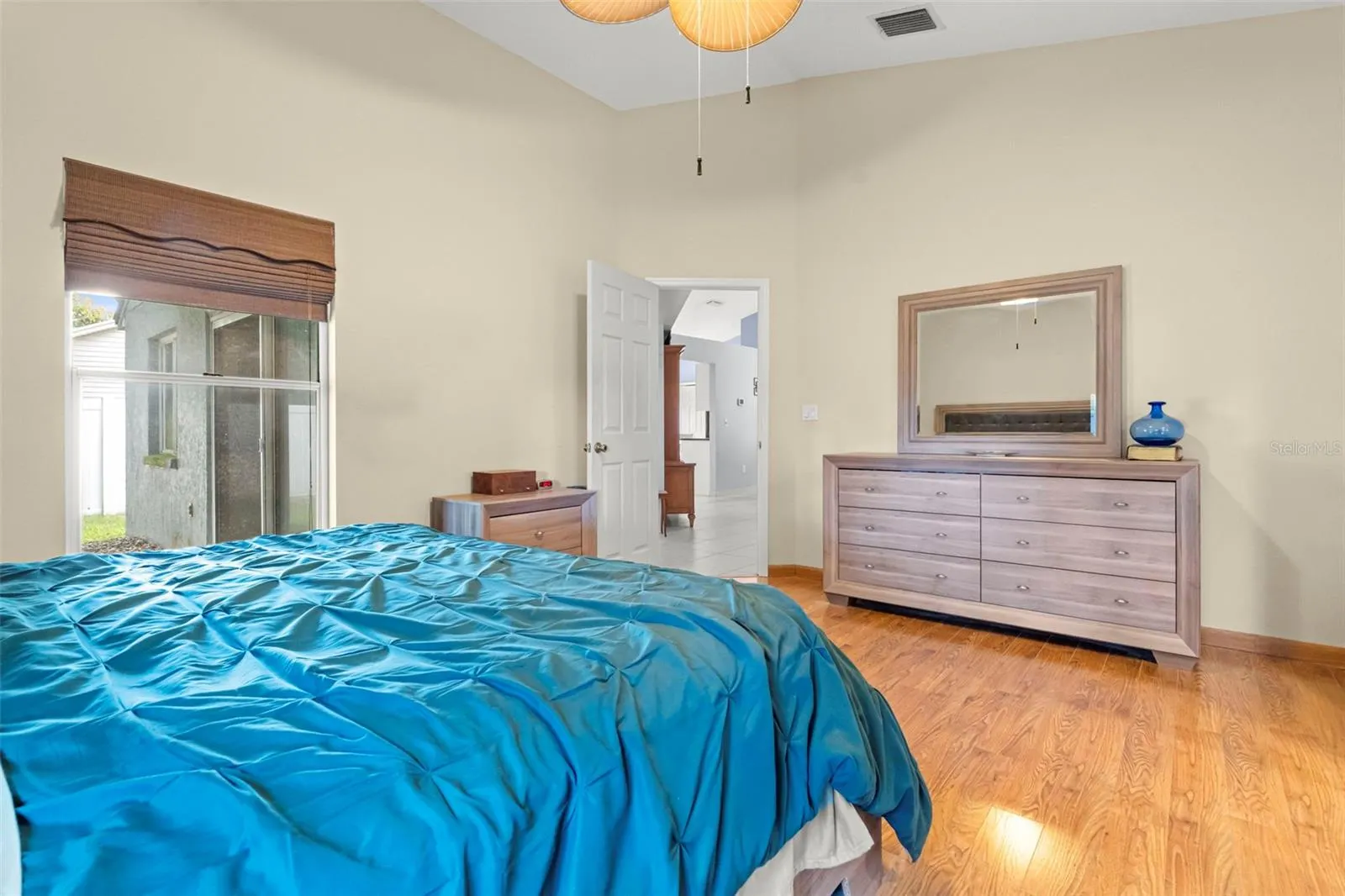 3261 MONTROSE CIR