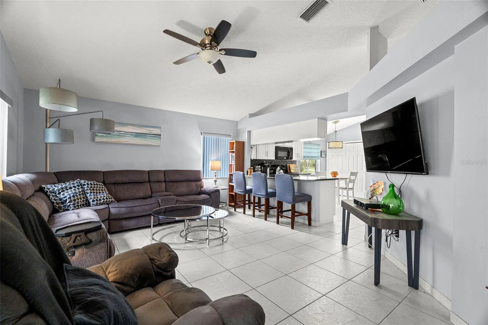 3261 MONTROSE CIR