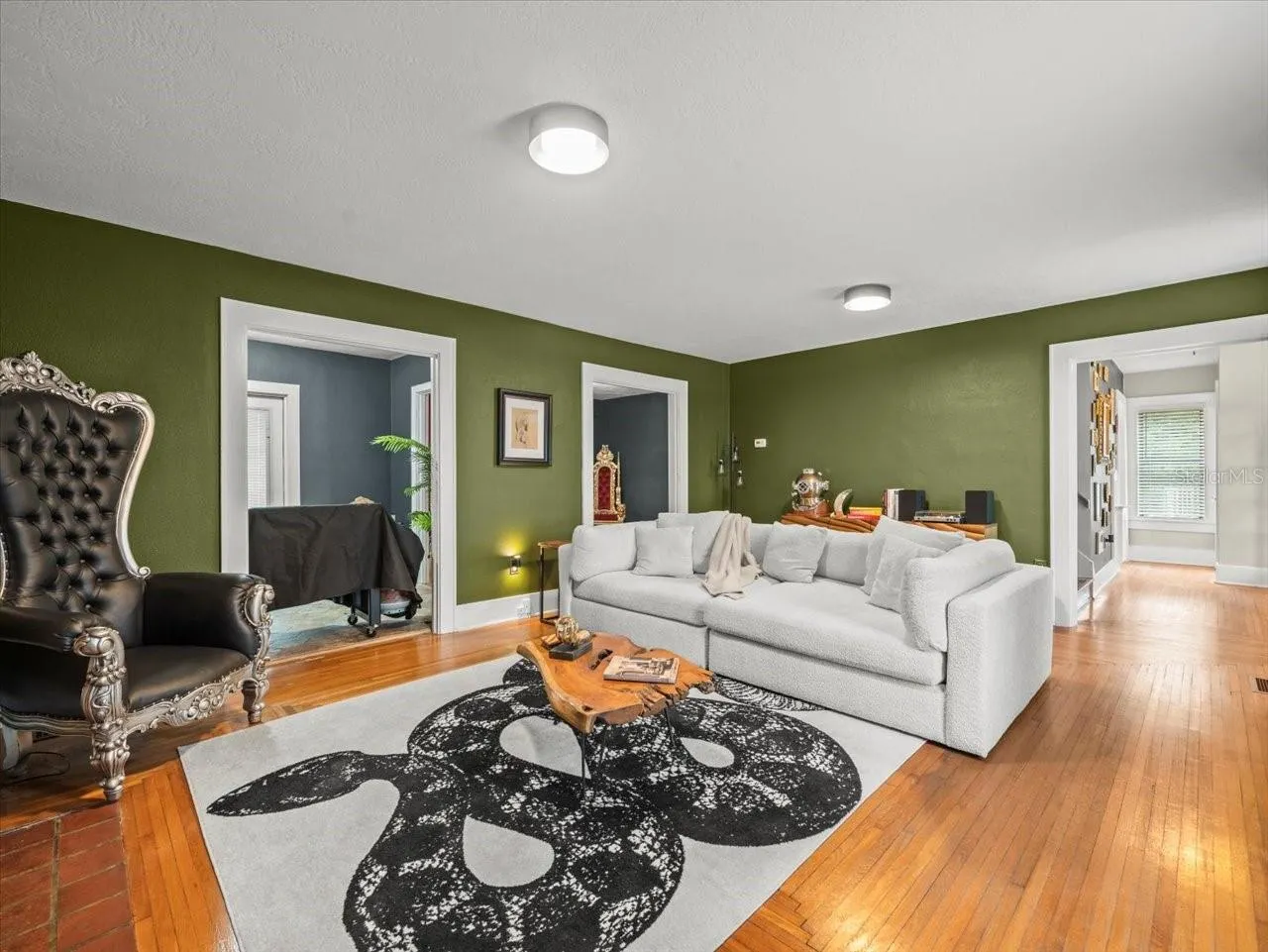1013 MAGNOLIA DR