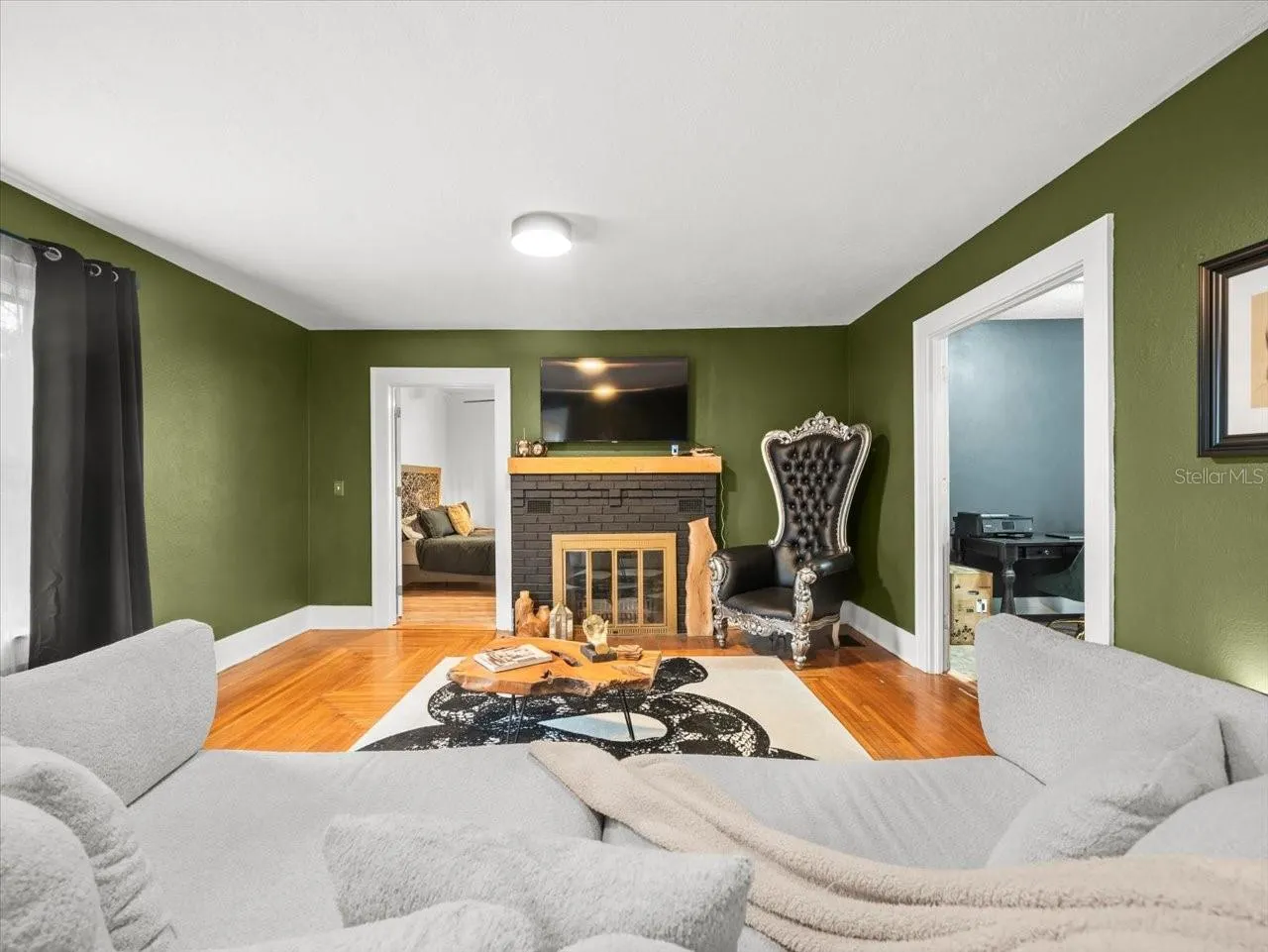 1013 MAGNOLIA DR