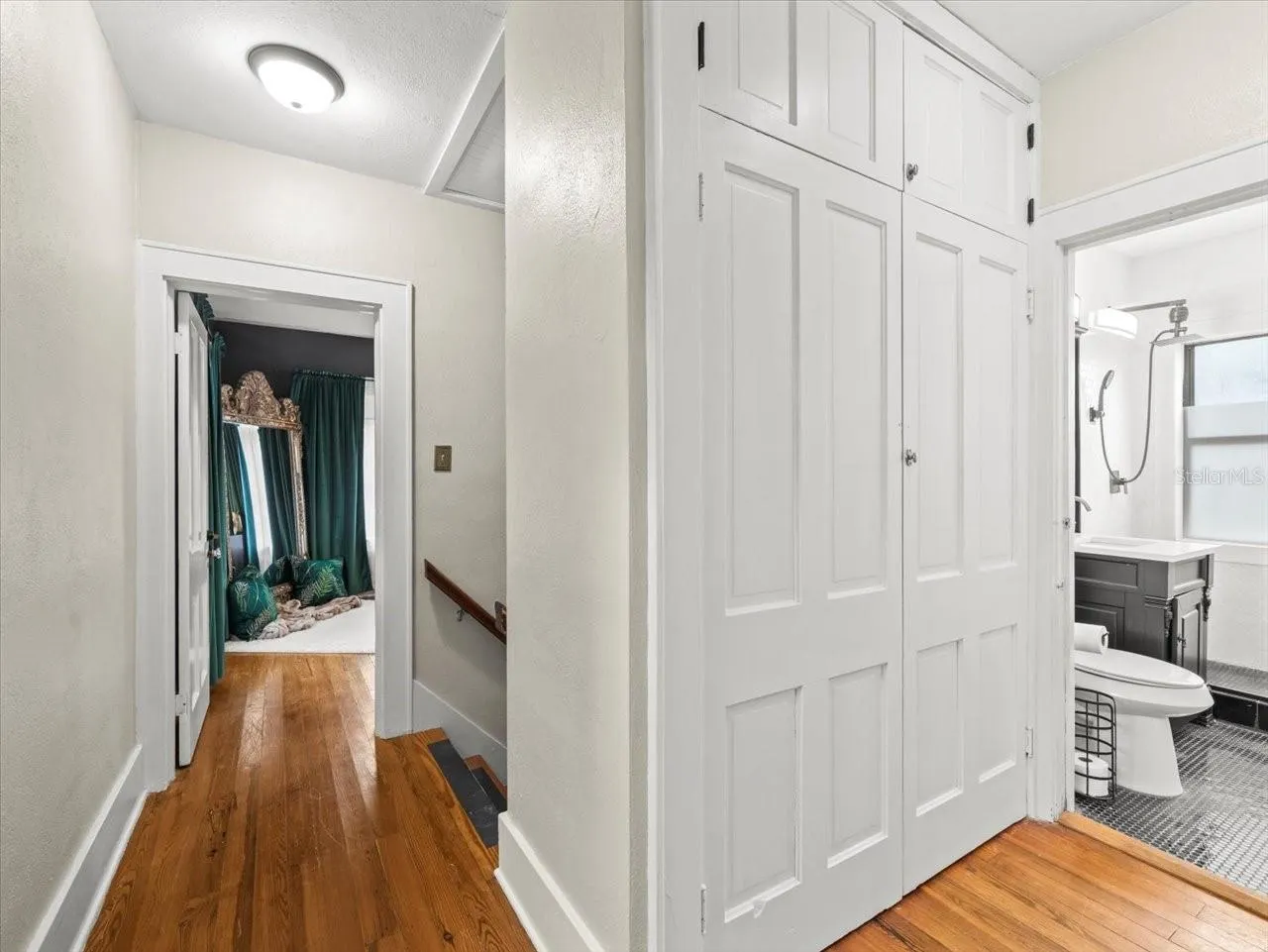 1013 MAGNOLIA DR