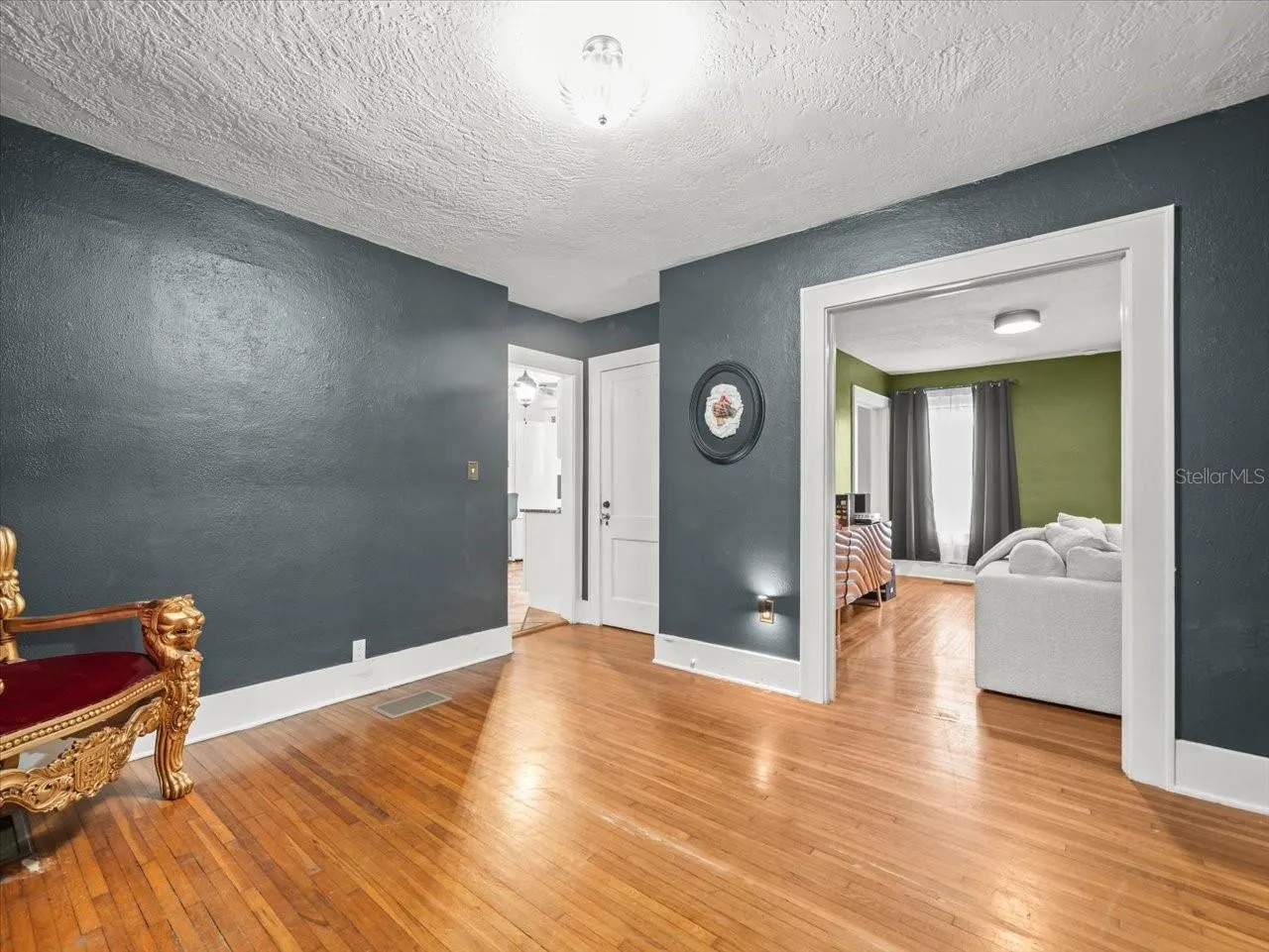 1013 MAGNOLIA DR