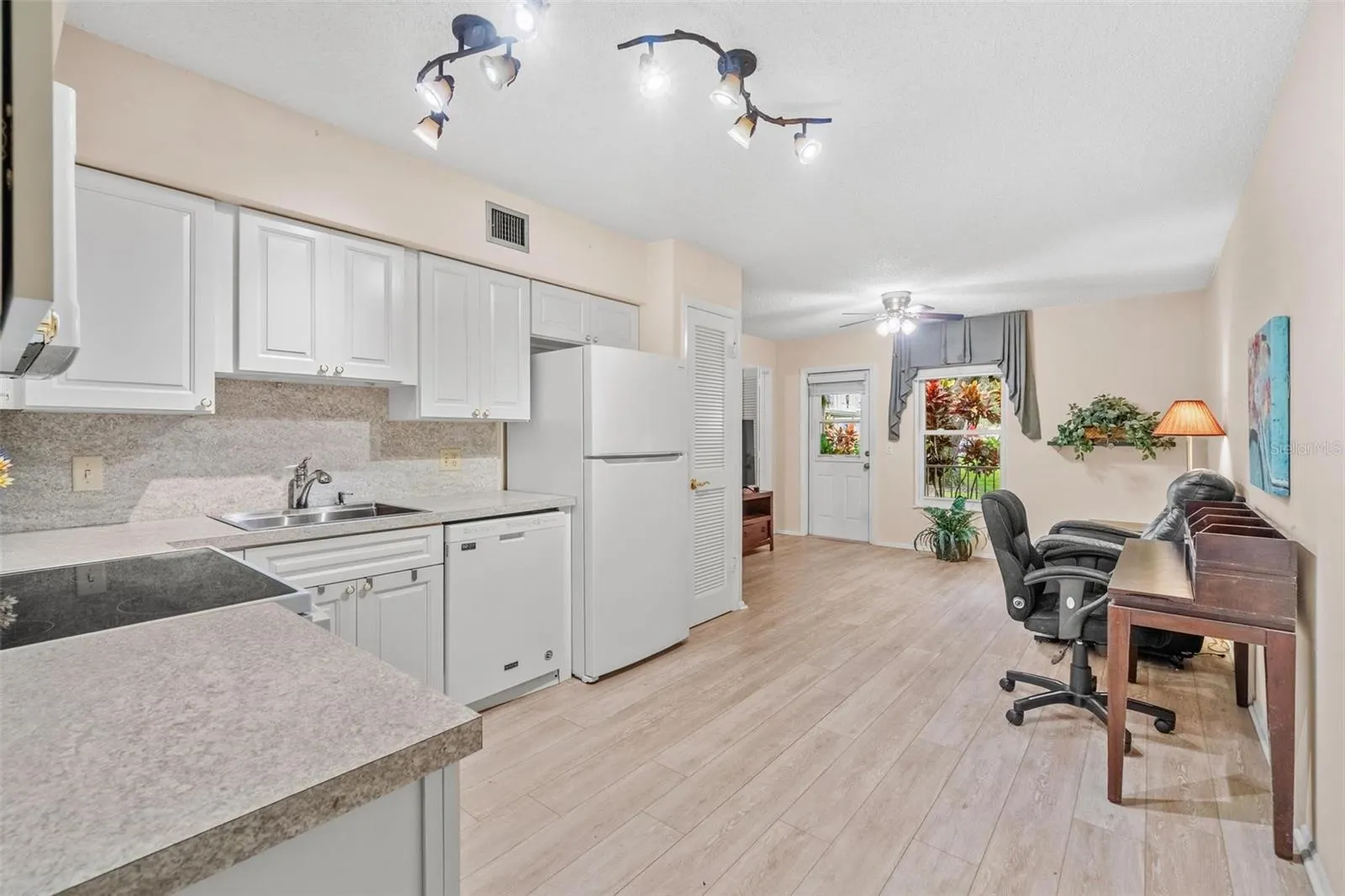 2253 NORWEGIAN DR #17, #17
