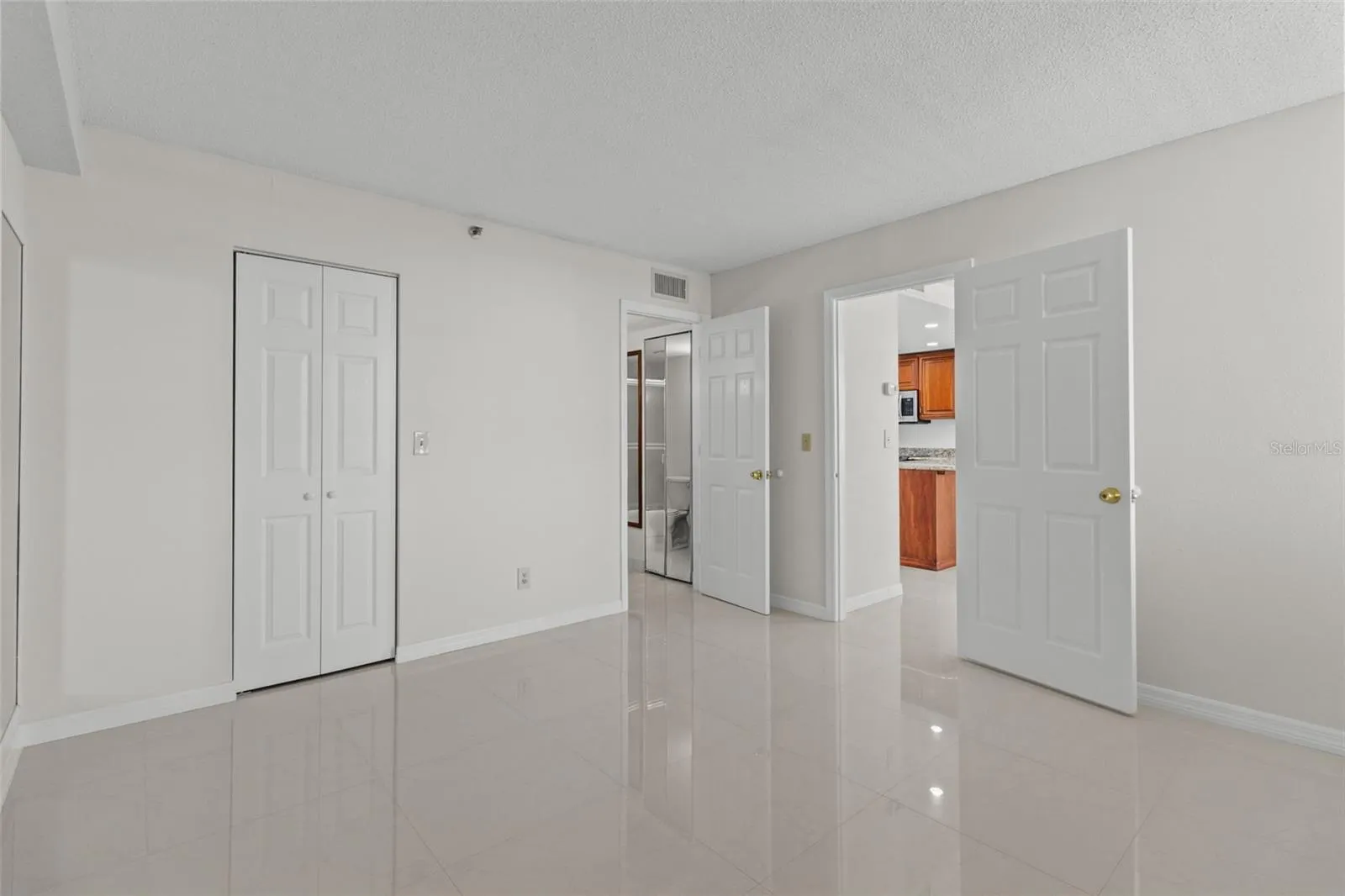 17900 GULF BLVD #11B, #11B