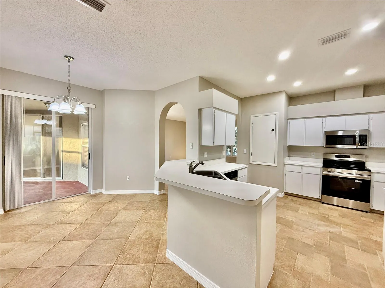 807 FRANKFORD DR
