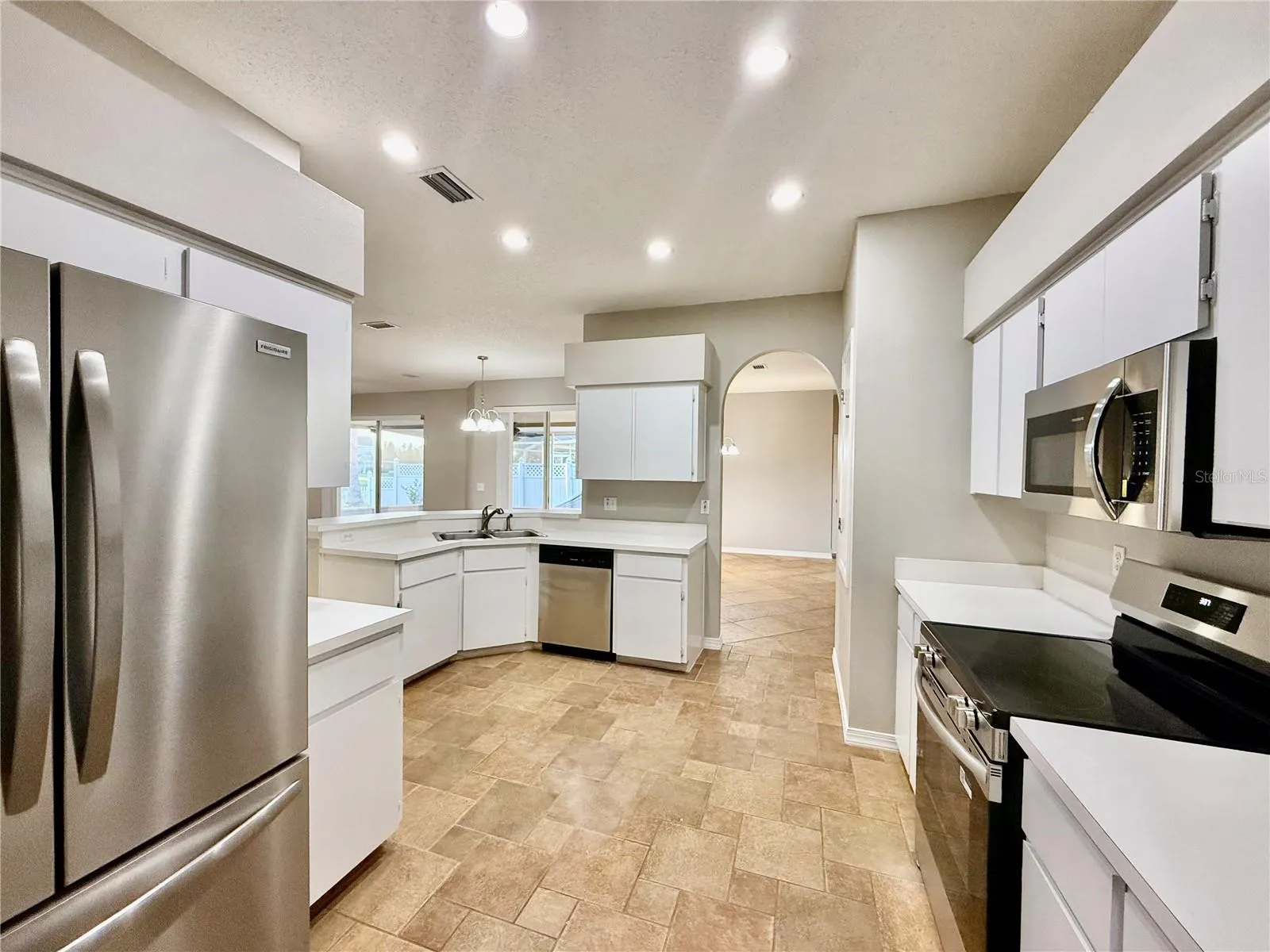 807 FRANKFORD DR