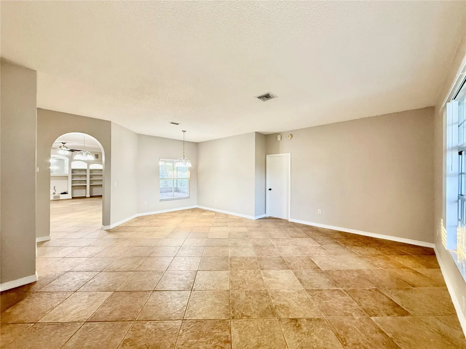807 FRANKFORD DR