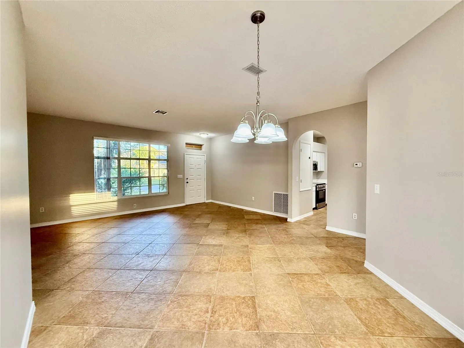 807 FRANKFORD DR