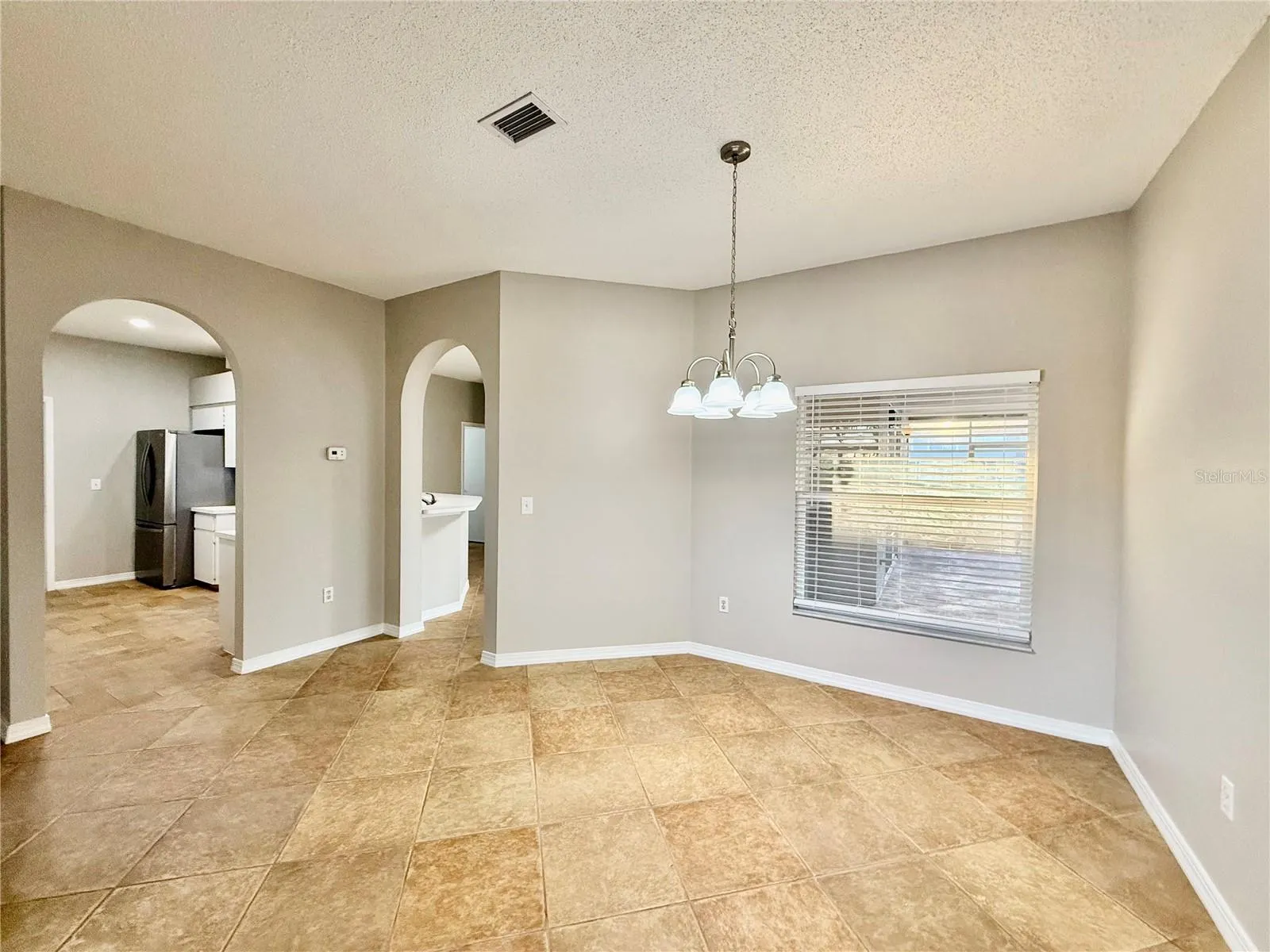 807 FRANKFORD DR