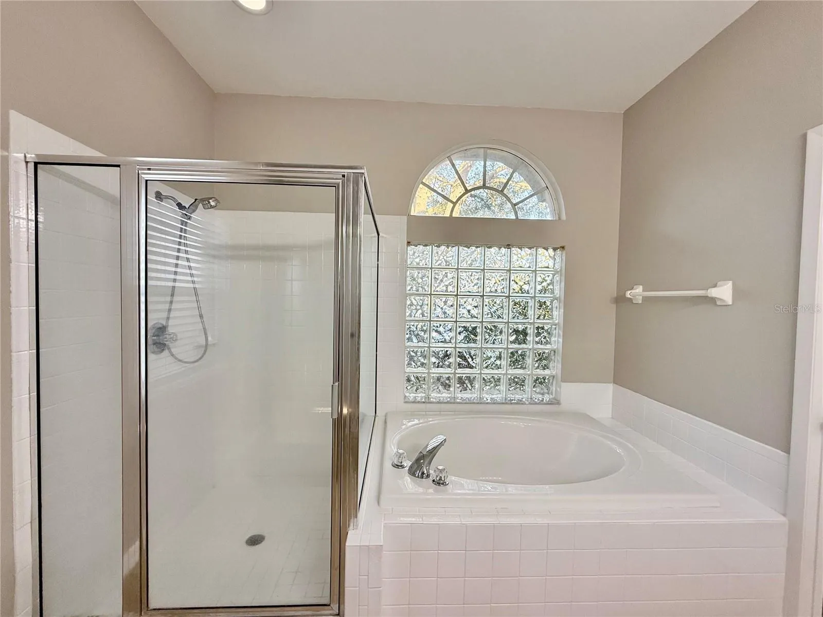 807 FRANKFORD DR