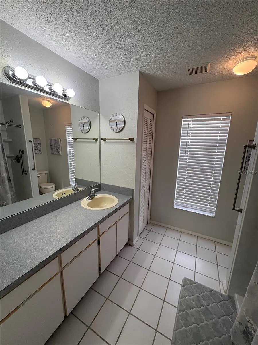 1235 TUXFORD DR