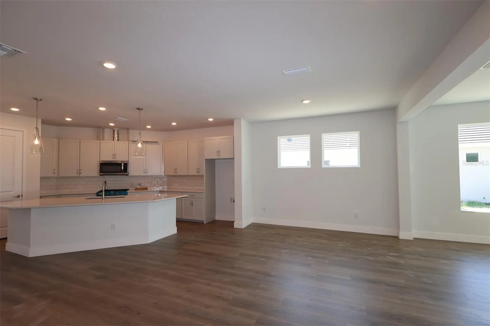 703 ALLORA AVE