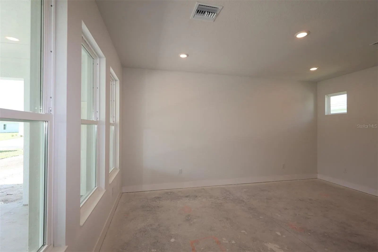 703 ALLORA AVE