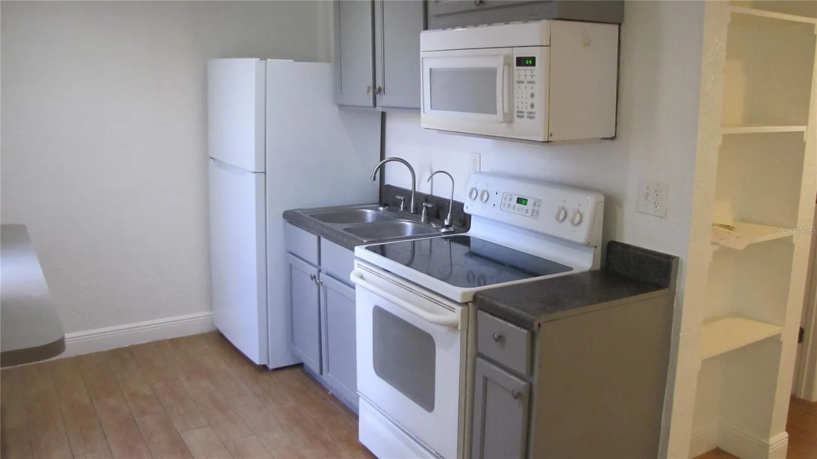 109 E GLADYS ST #D, #D