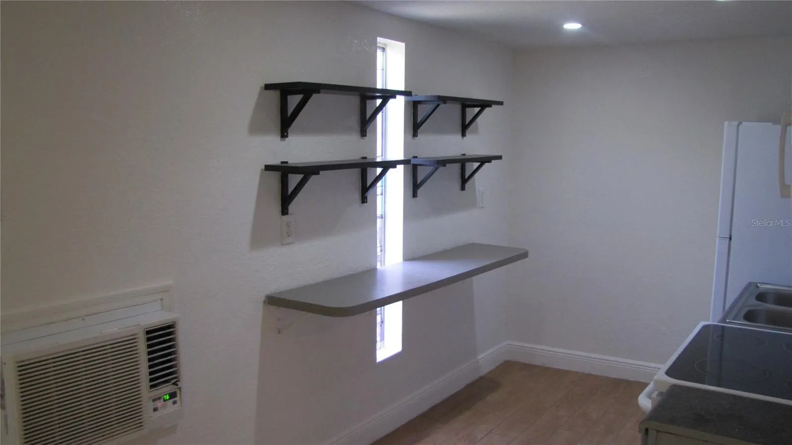 109 E GLADYS ST #D, #D