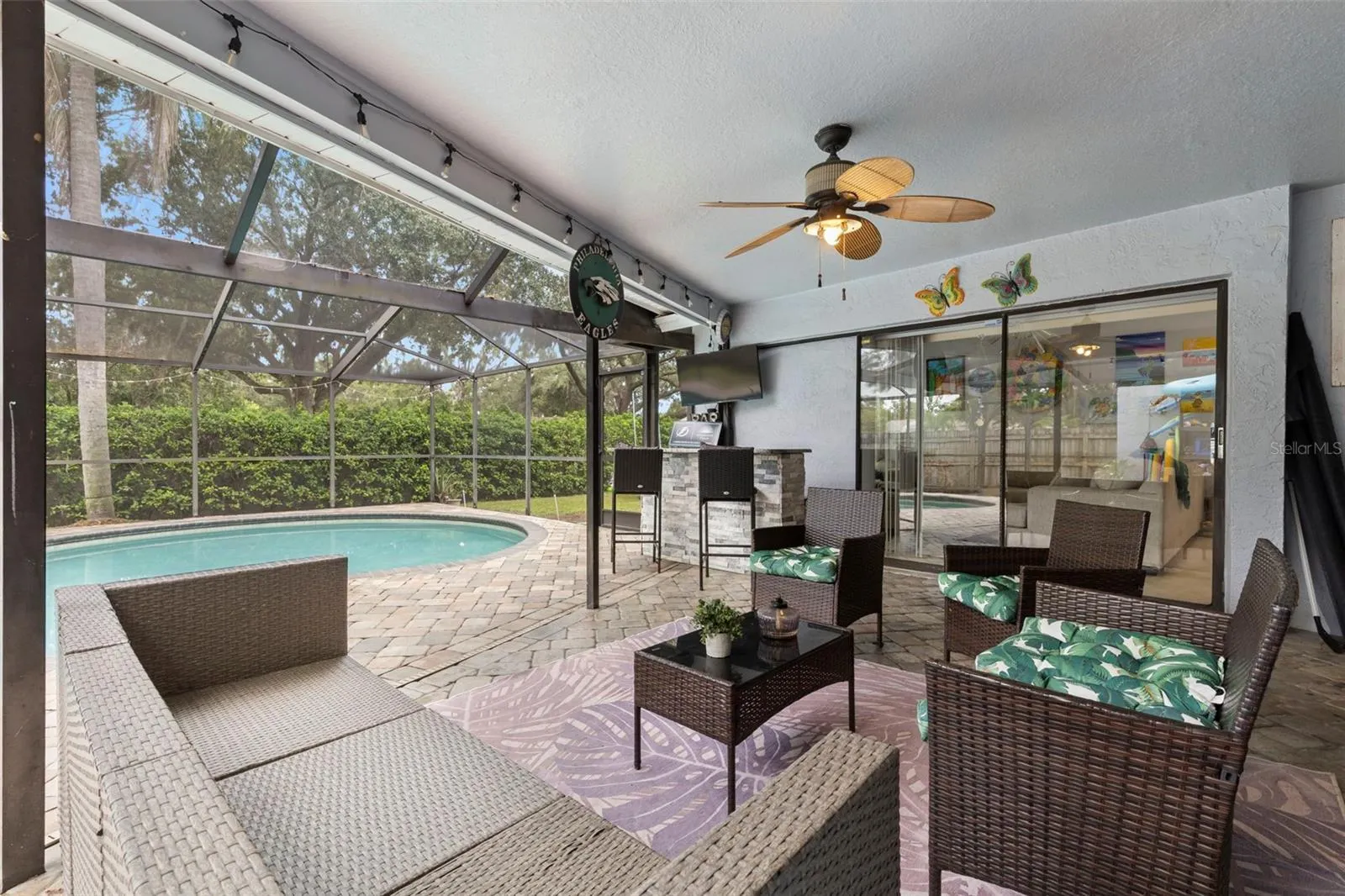 4221 HOLLOWTRAIL DR
