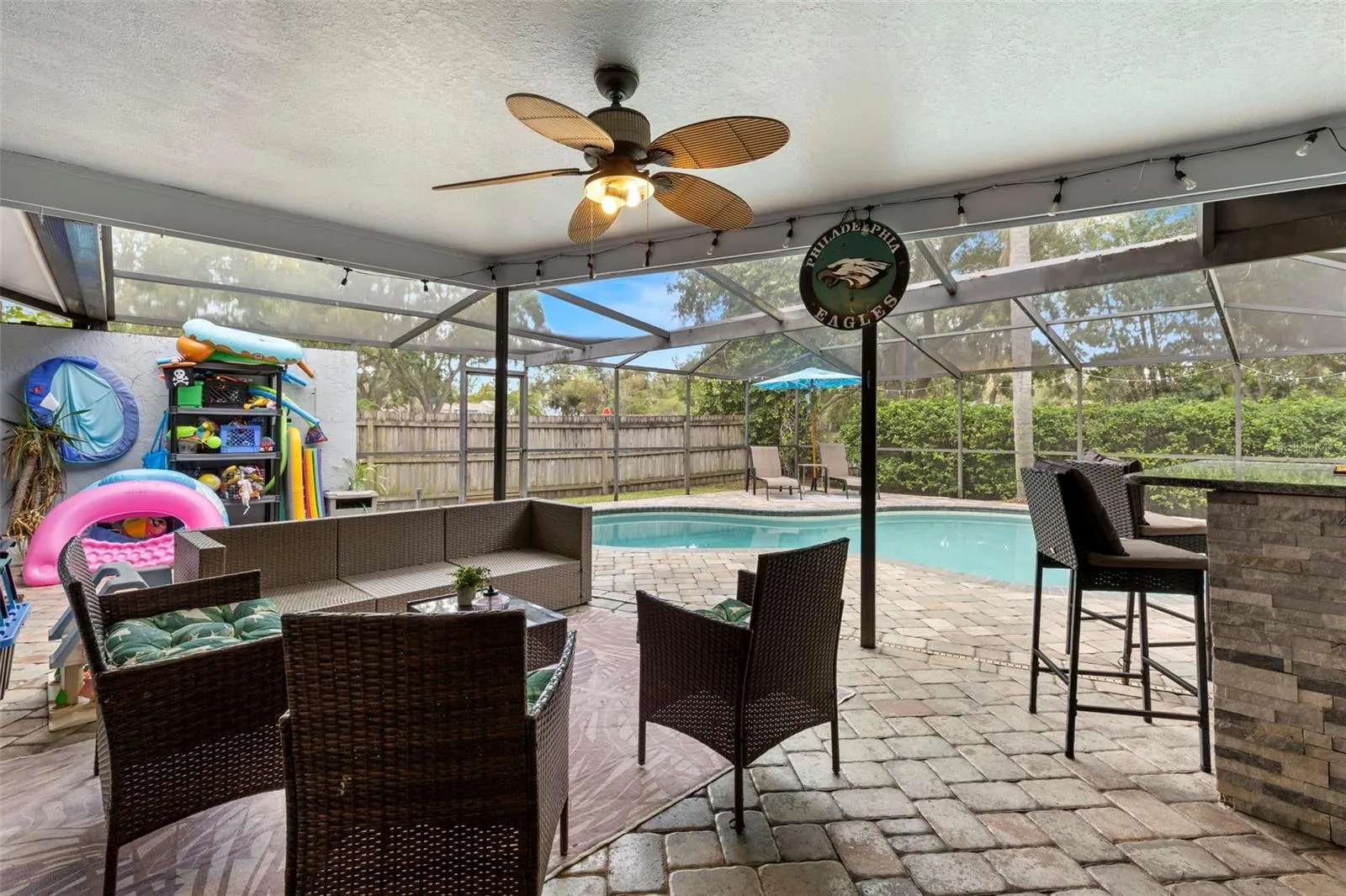 4221 HOLLOWTRAIL DR