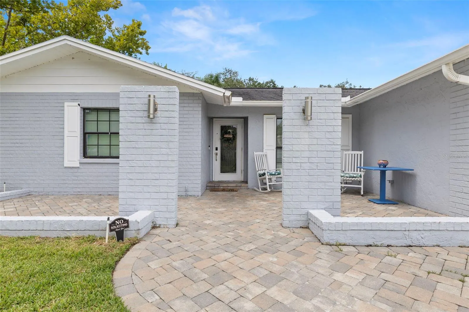 4221 HOLLOWTRAIL DR
