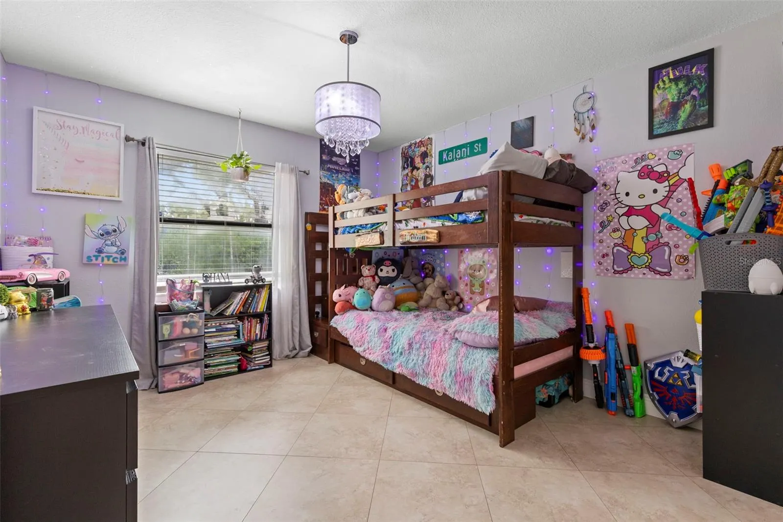 4221 HOLLOWTRAIL DR