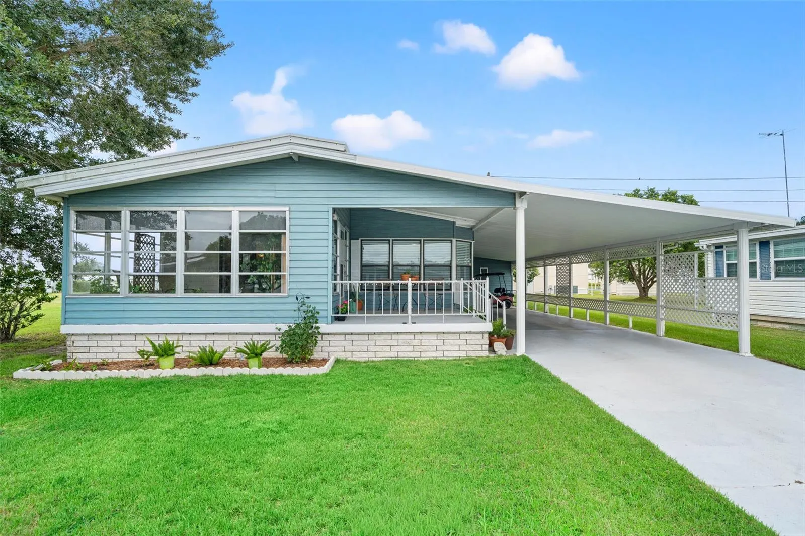 5645 LORETTA CT