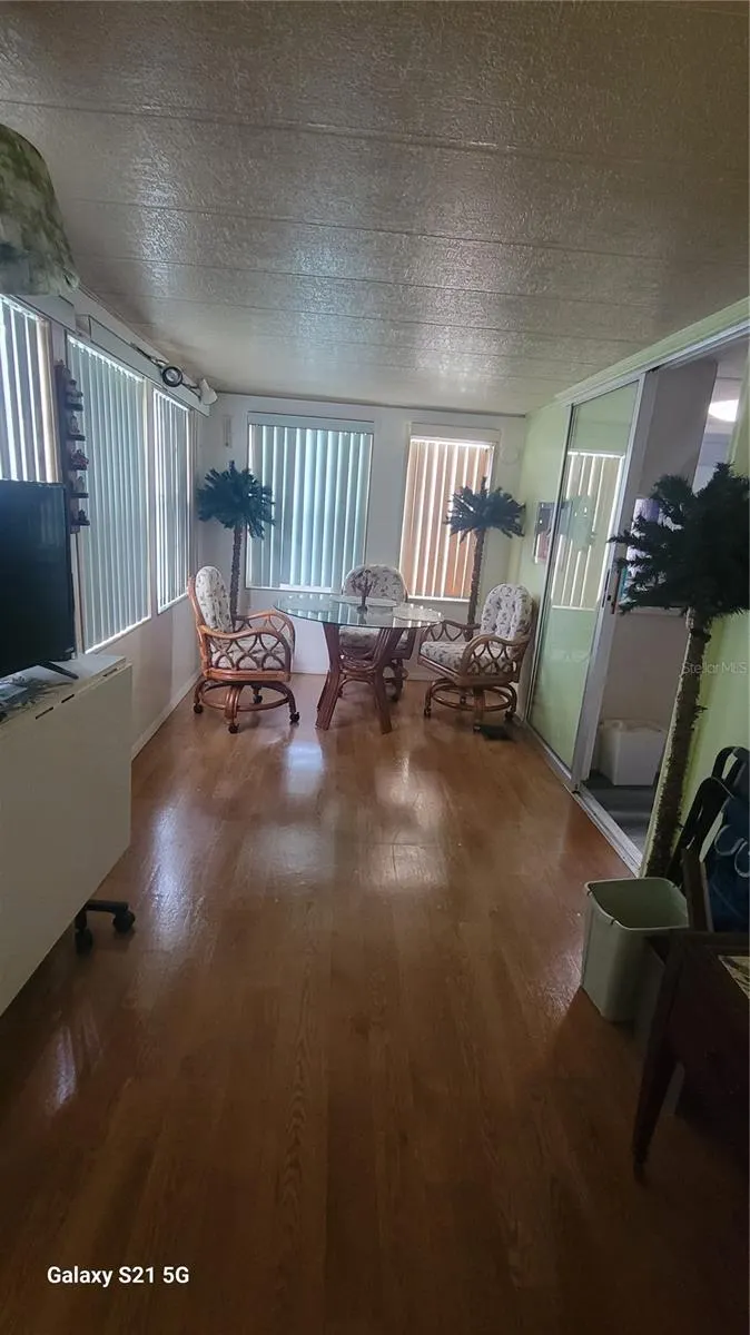 585 SKY HARBOR DR #230, #230