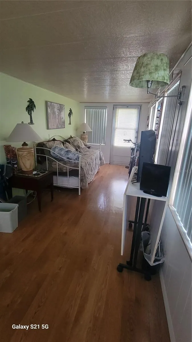 585 SKY HARBOR DR #230, #230