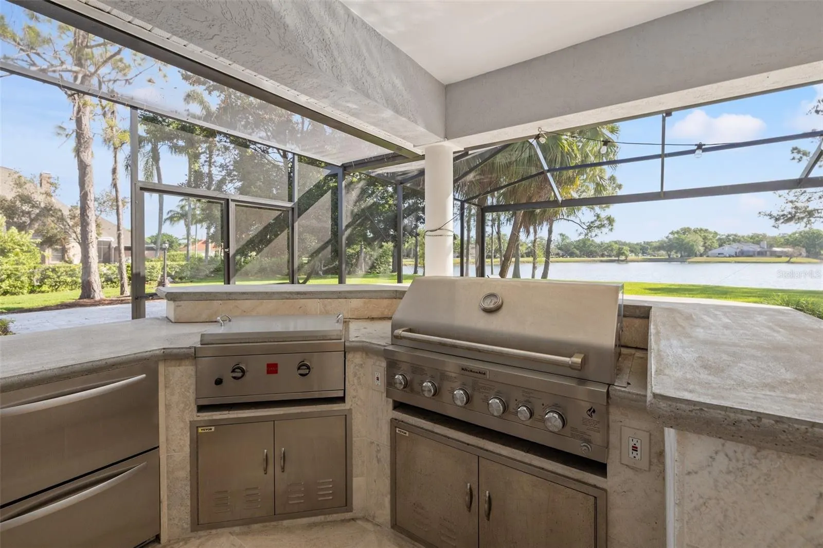 4121 HIGHLAND PARK CIR
