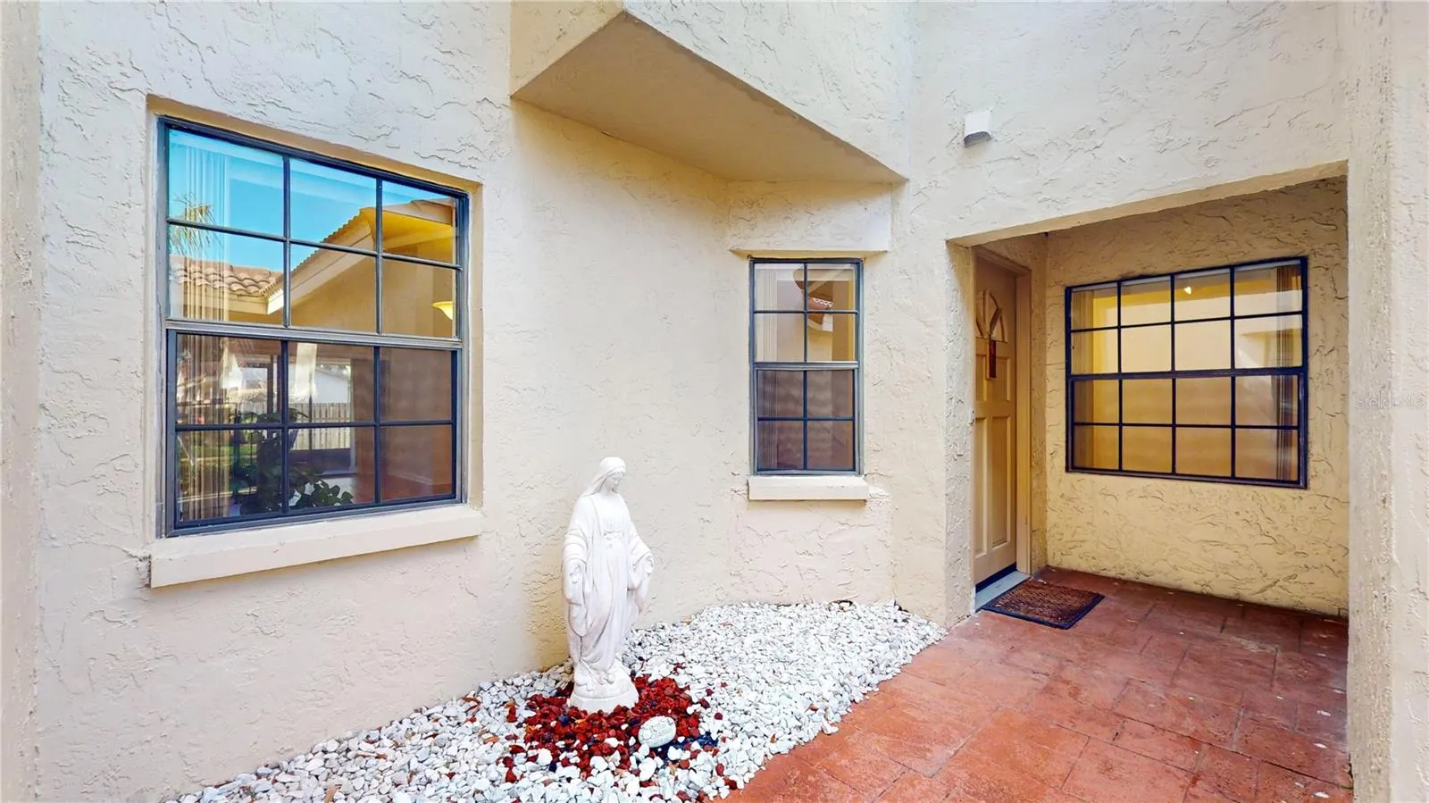 10488 SAINT TROPEZ PL