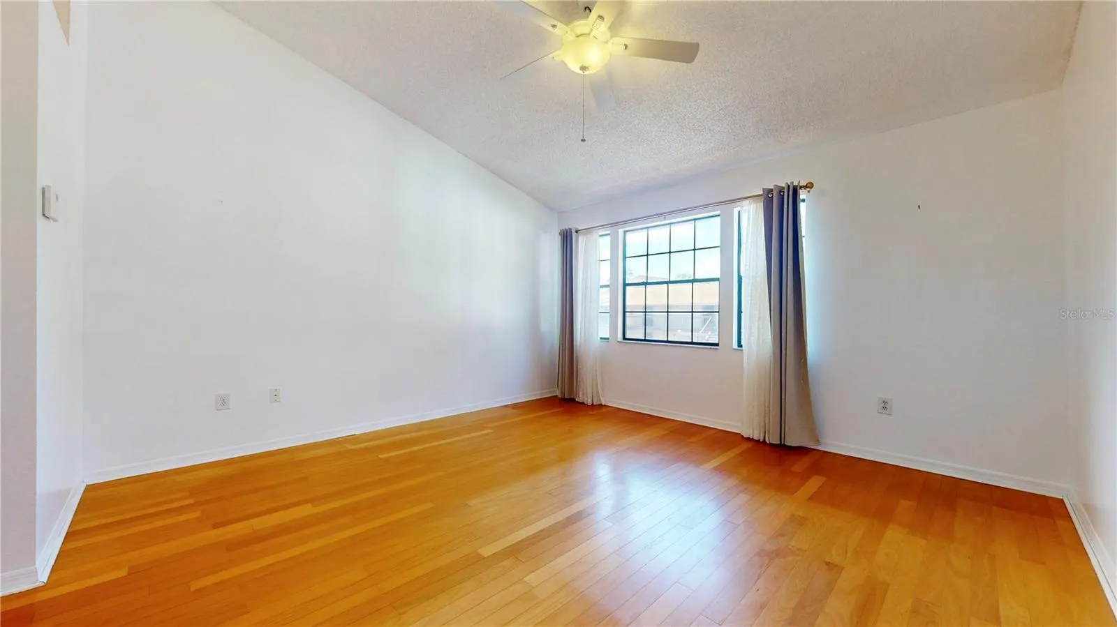 10488 SAINT TROPEZ PL