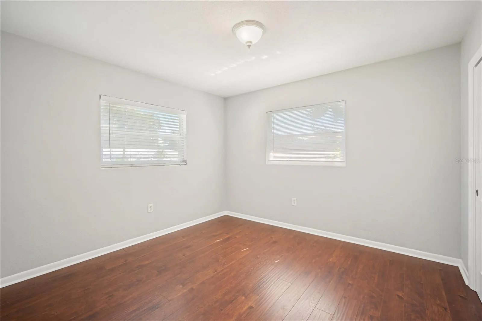 1618 HARDWOOD DR