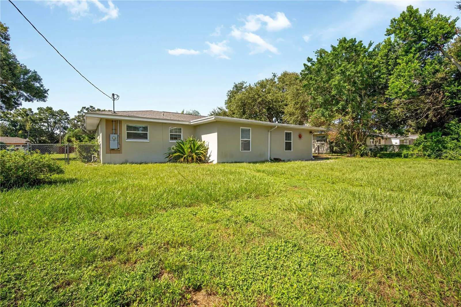 1618 HARDWOOD DR