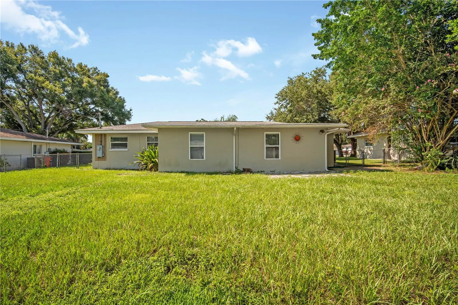 1618 HARDWOOD DR
