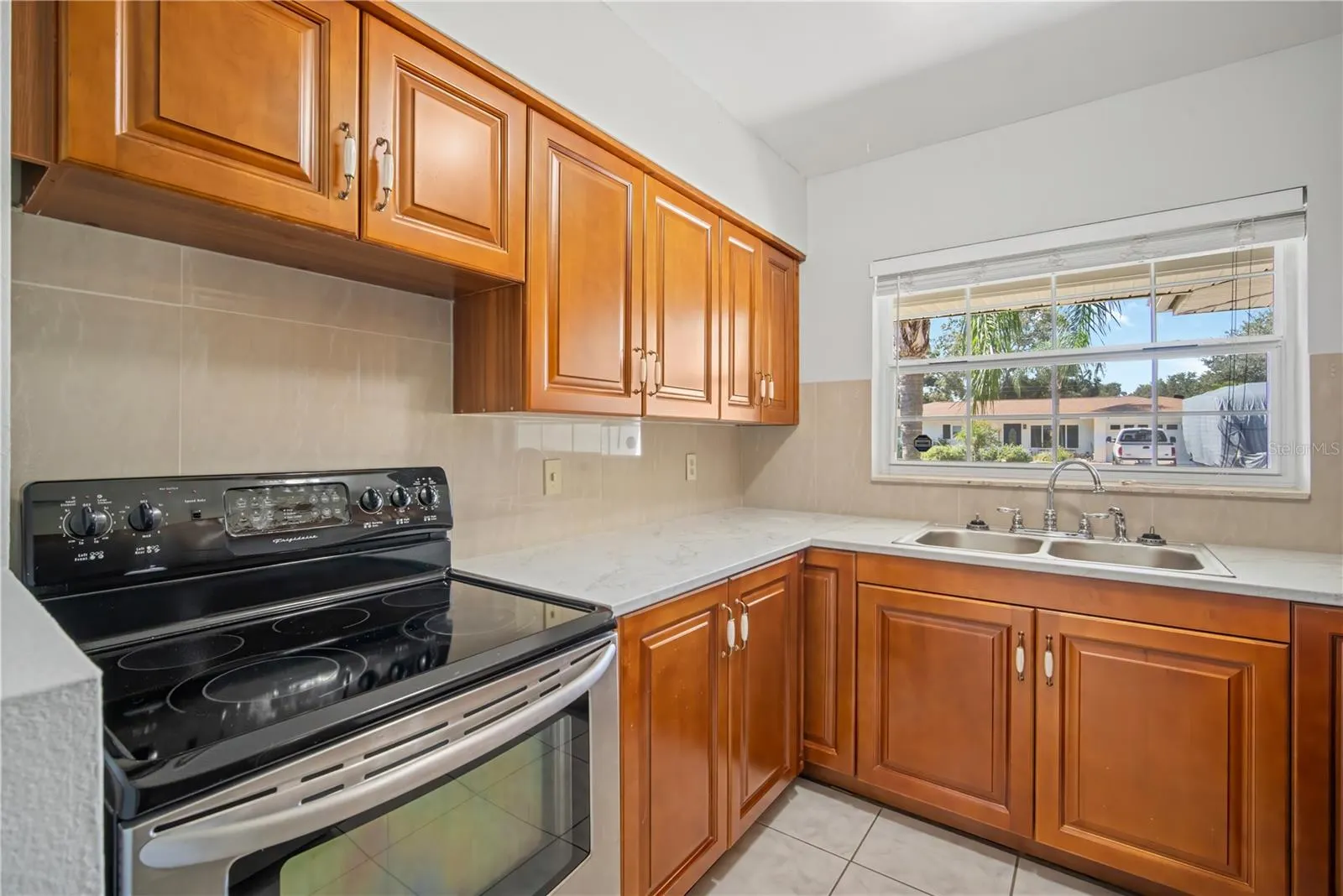 1618 HARDWOOD DR