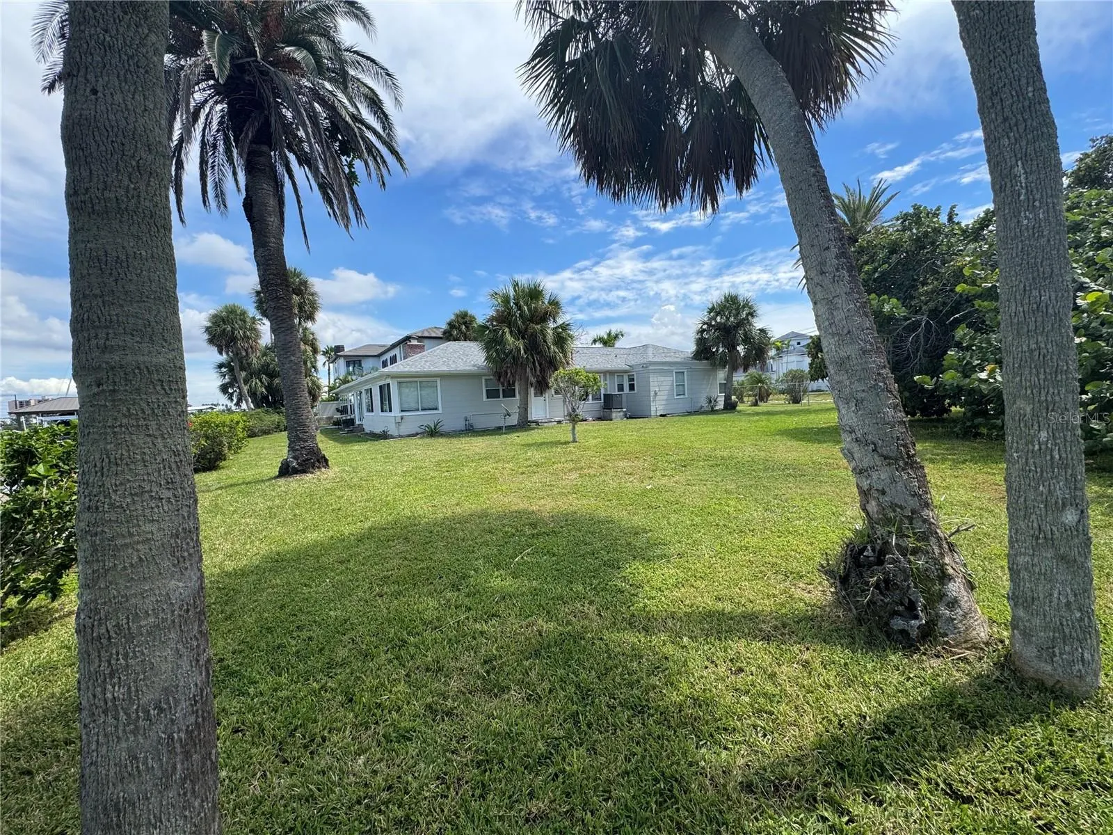 180 DEVON DR